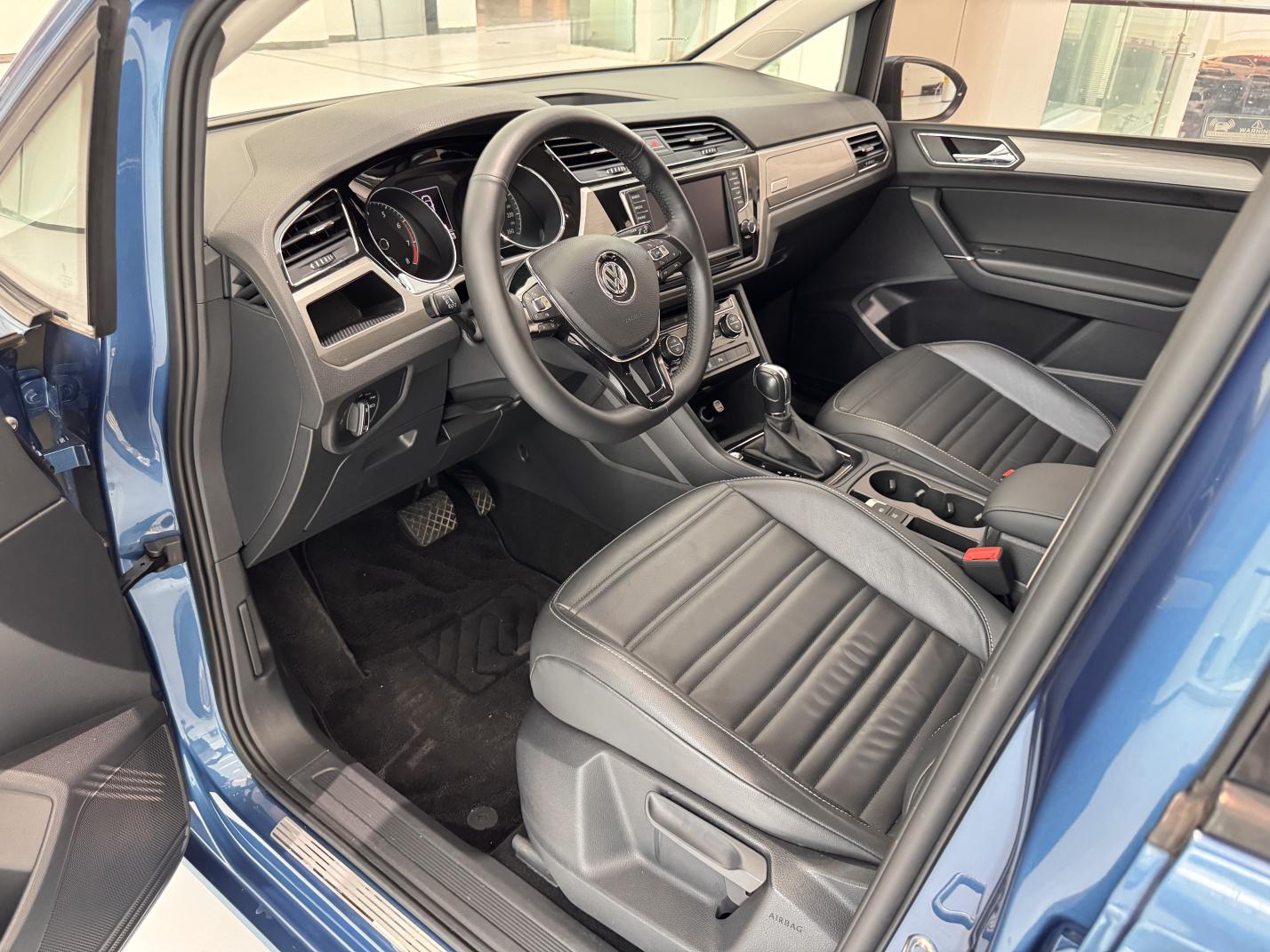 Volkswagen Touran 2018 thumb 6