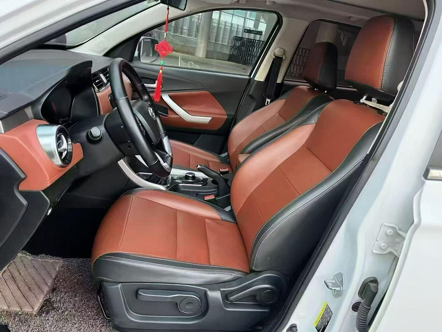 BAIC Huansu S3 2016 thumb 6