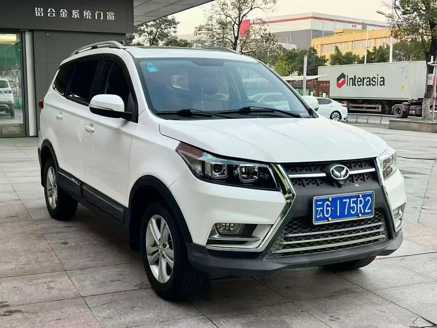 BAIC Huansu S3 2016 thumb 11