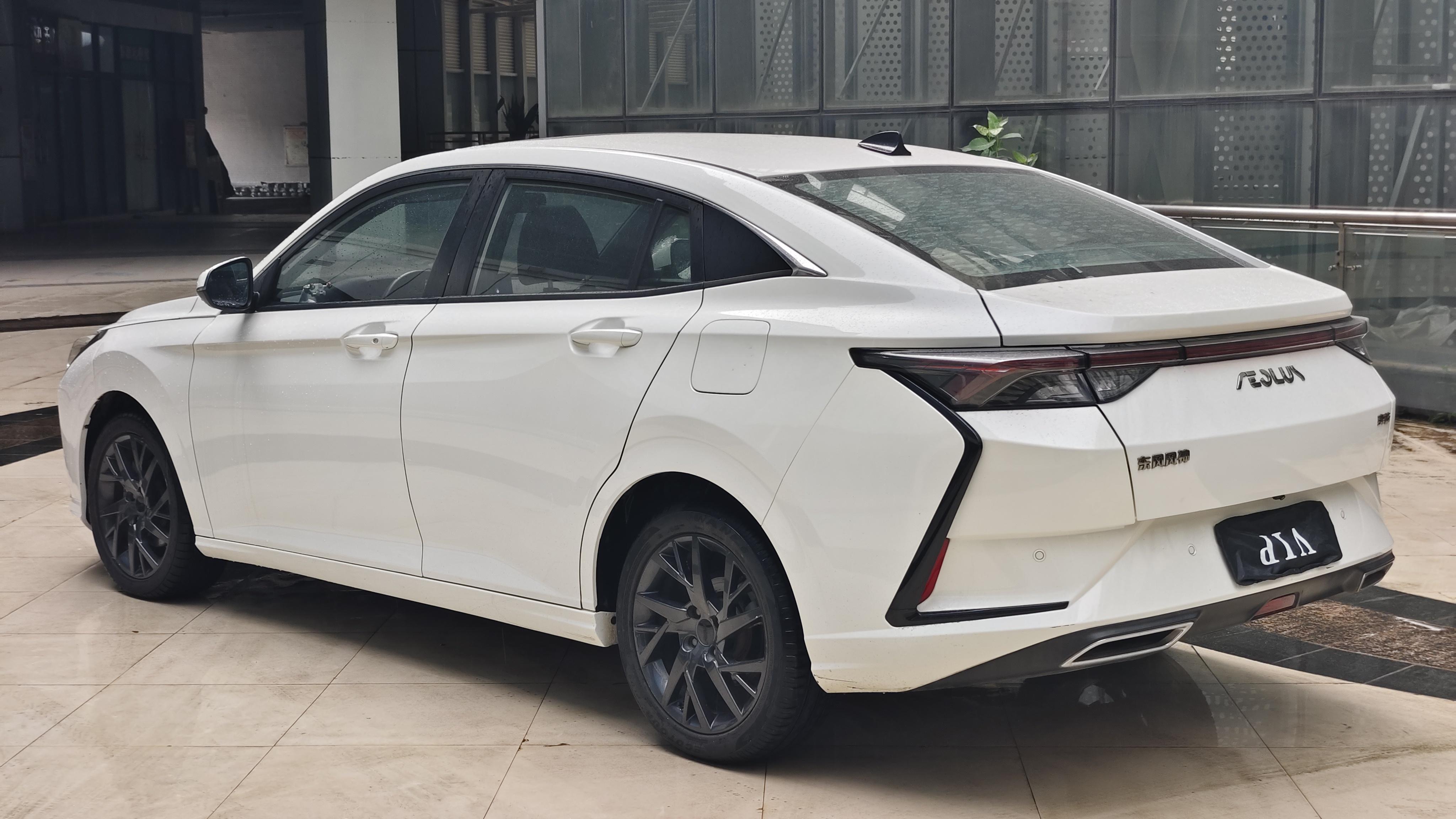 Dongfeng Aeolus Yixuan 2020 thumb 5