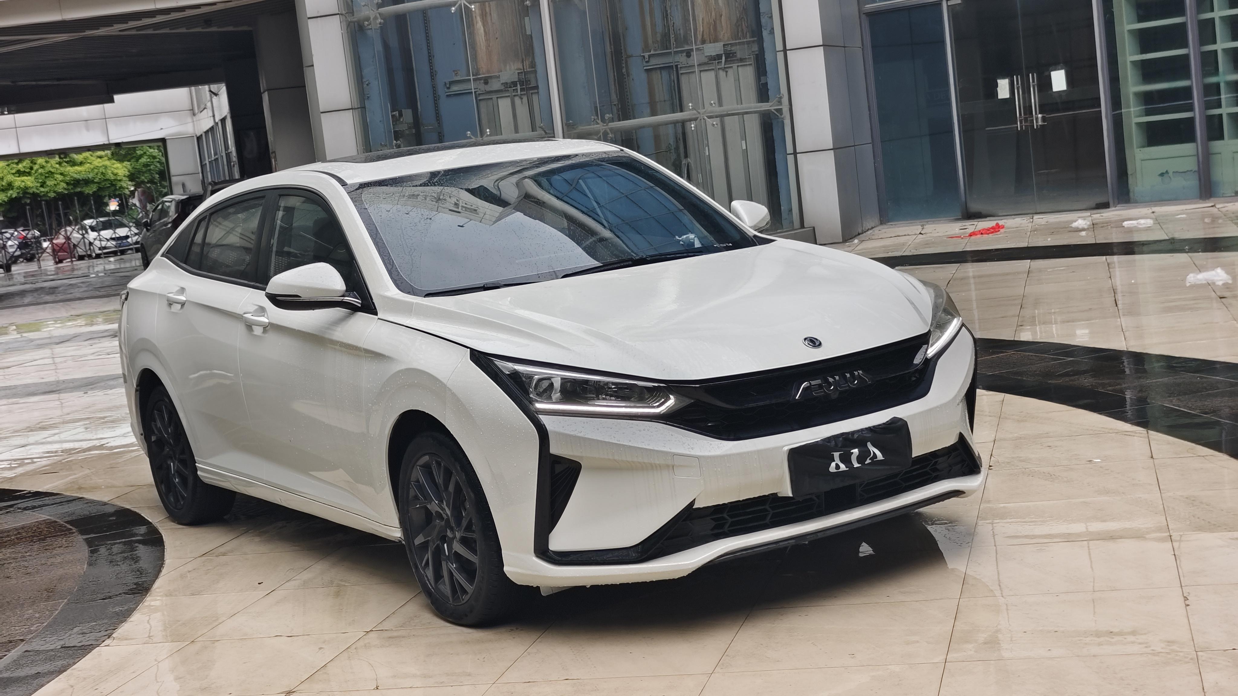Dongfeng Aeolus Yixuan 2020 thumb 11