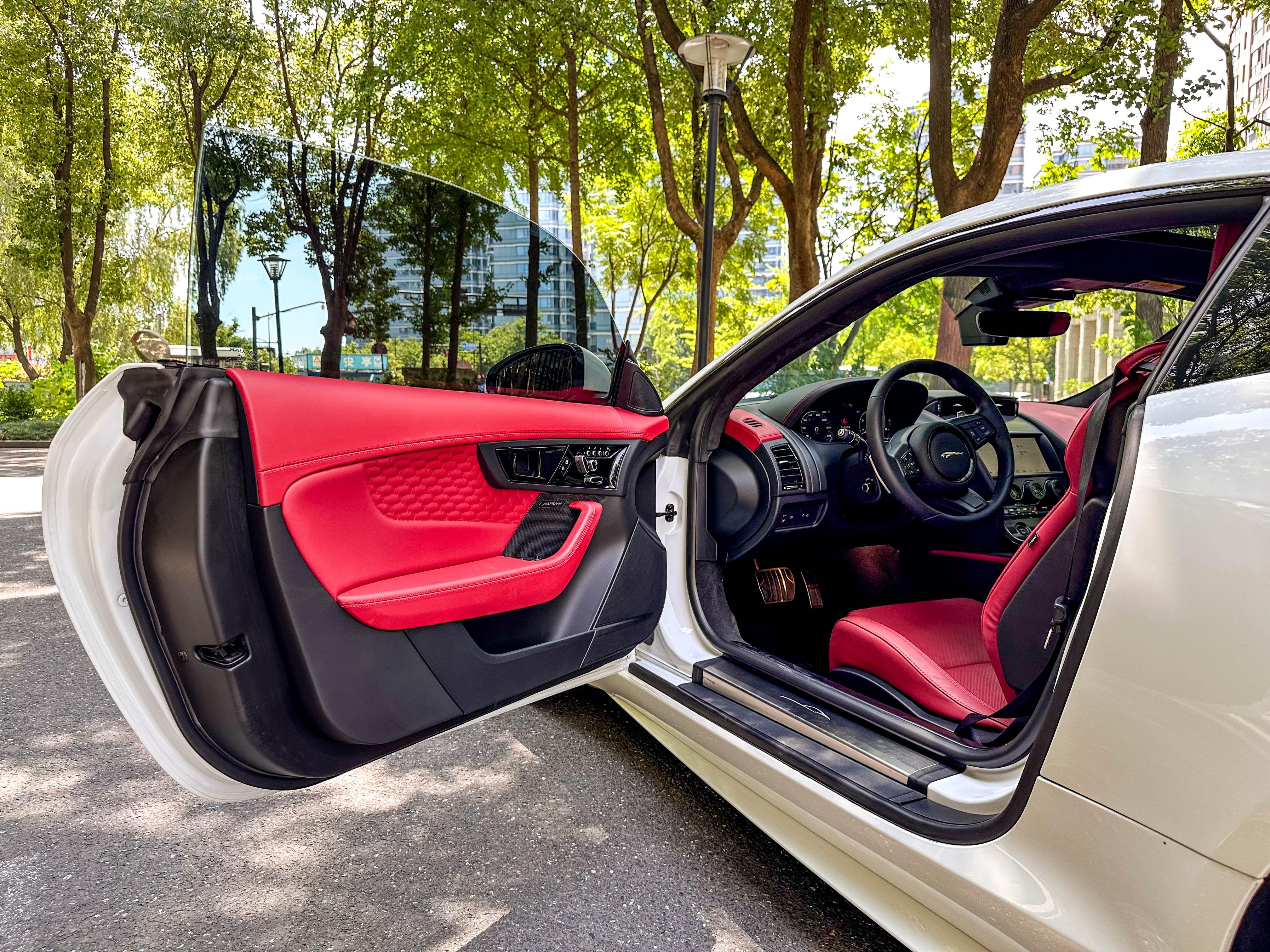 Jaguar F-Type 2024 thumb 12