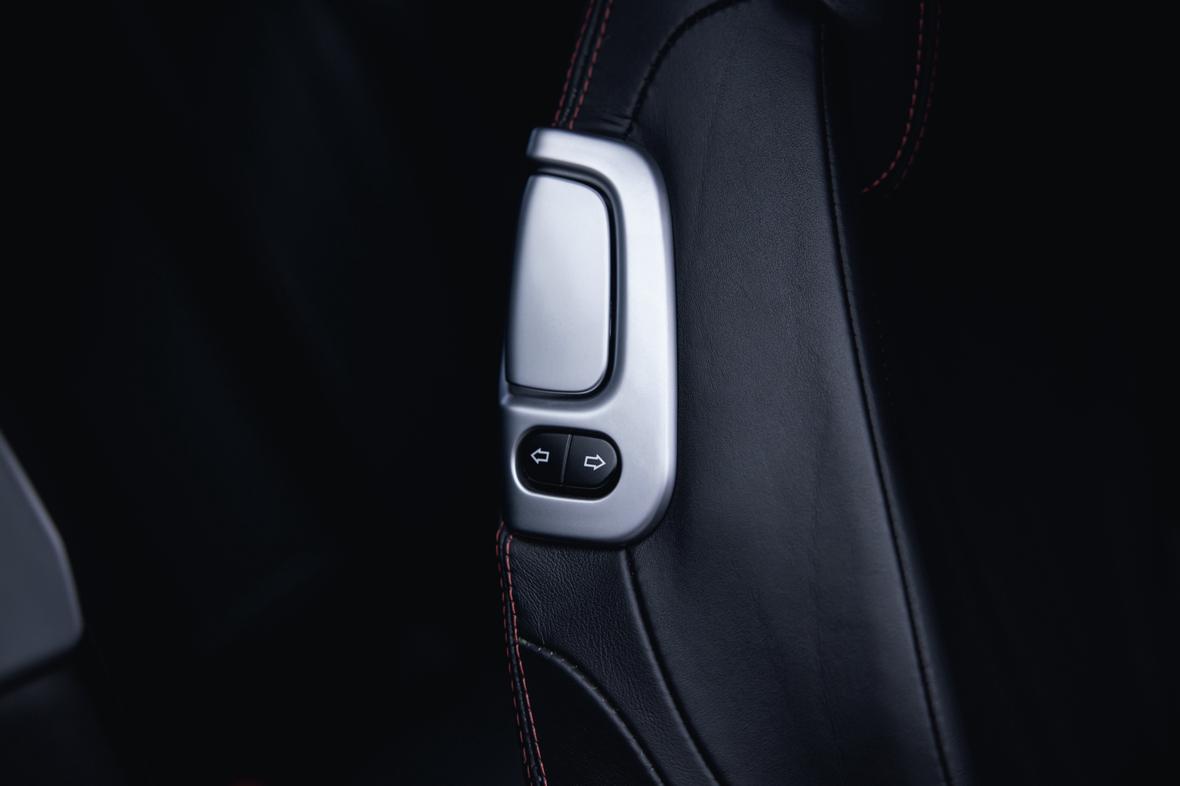 Bentley Ou Lu 2012 thumb 6