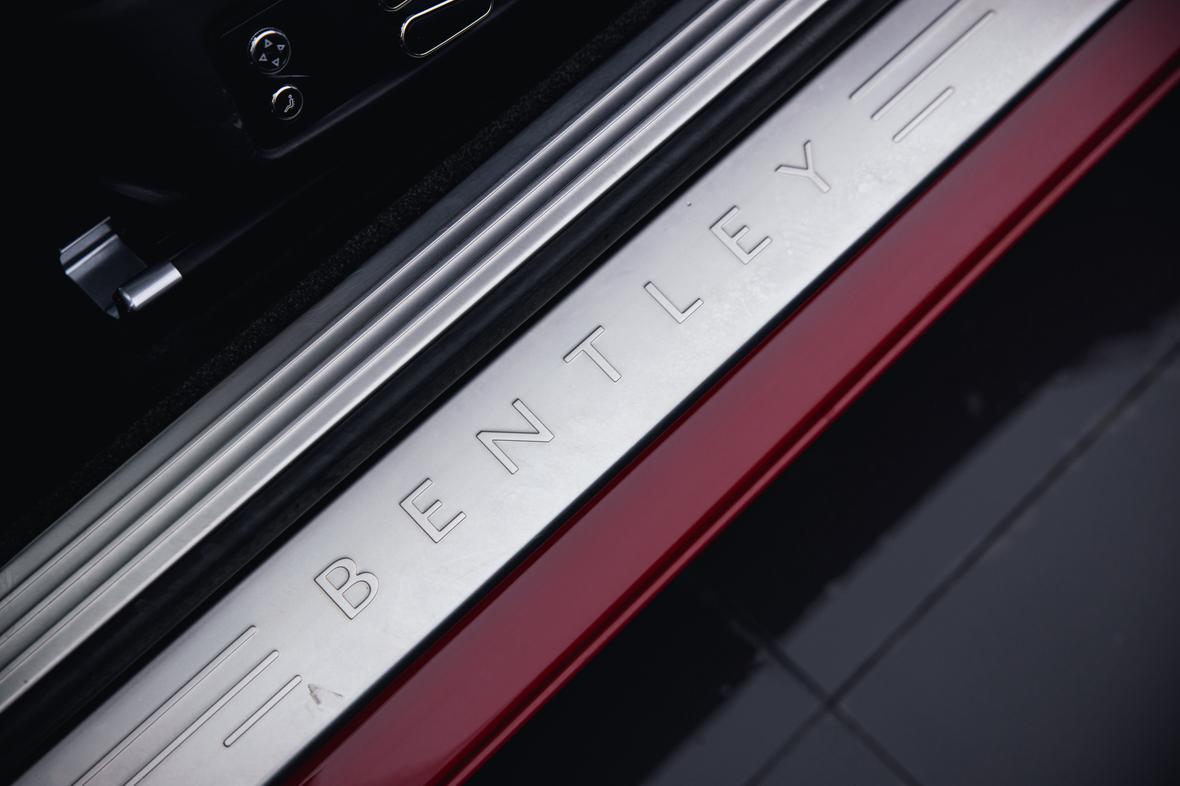 Bentley Ou Lu 2012 thumb 9