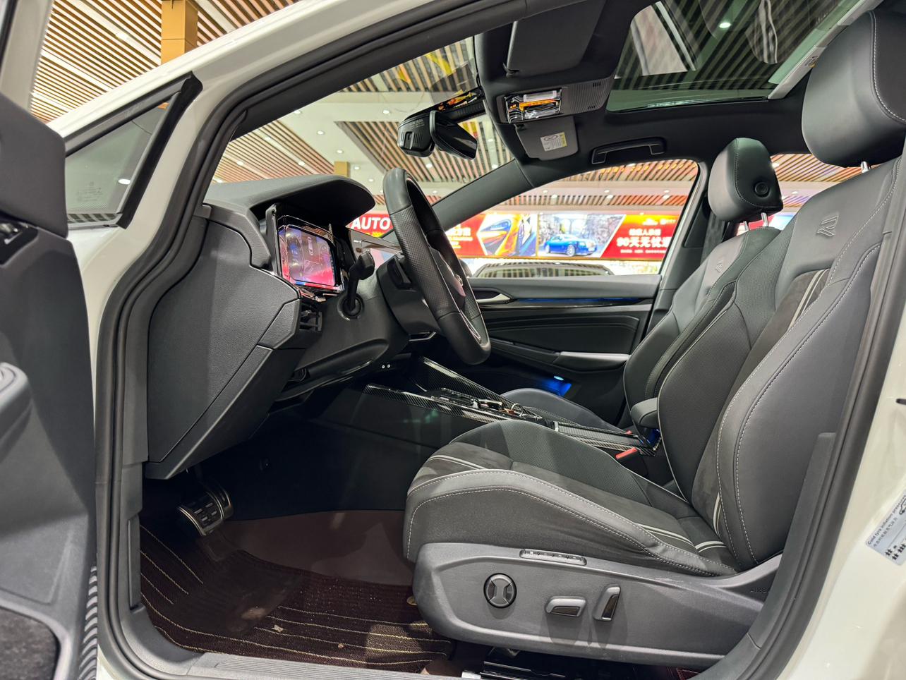 Volkswagen Golf Sportsvan 2023 thumb 11