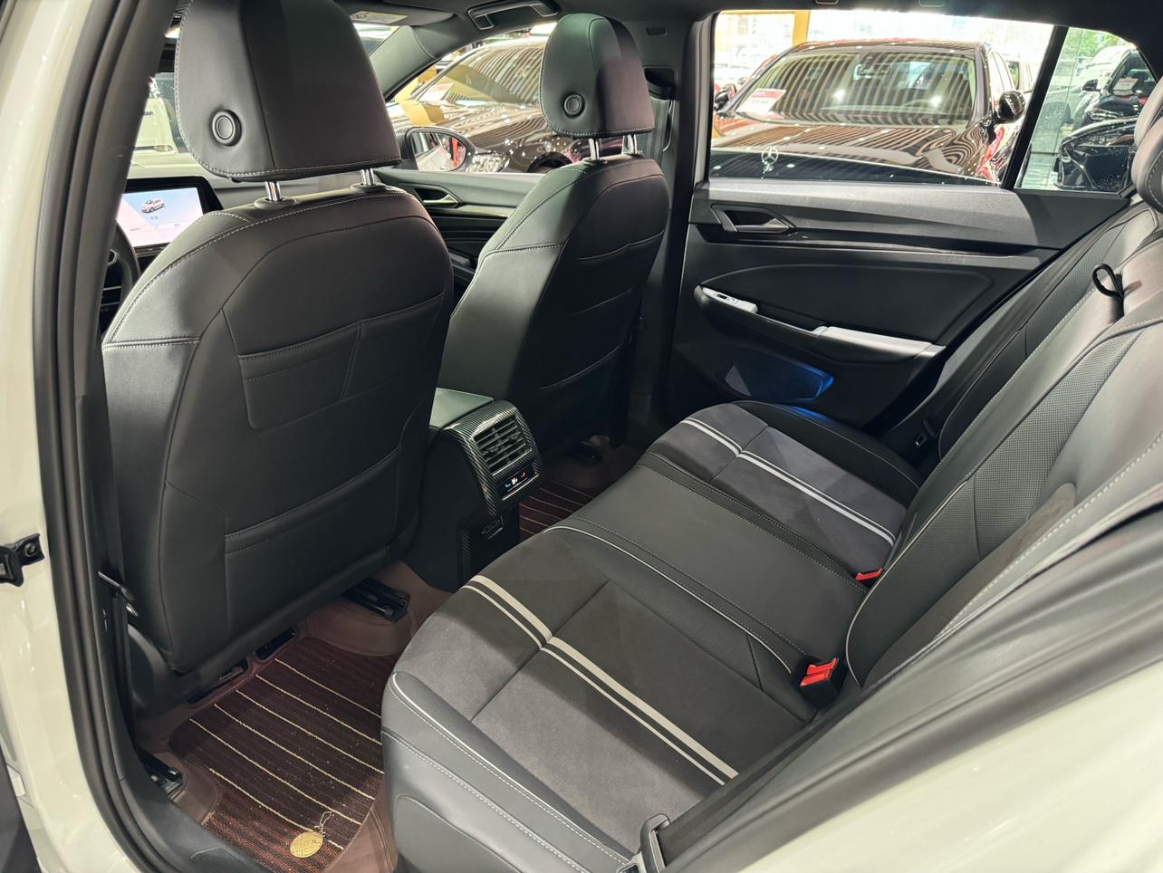Volkswagen Golf Sportsvan 2023 thumb 12