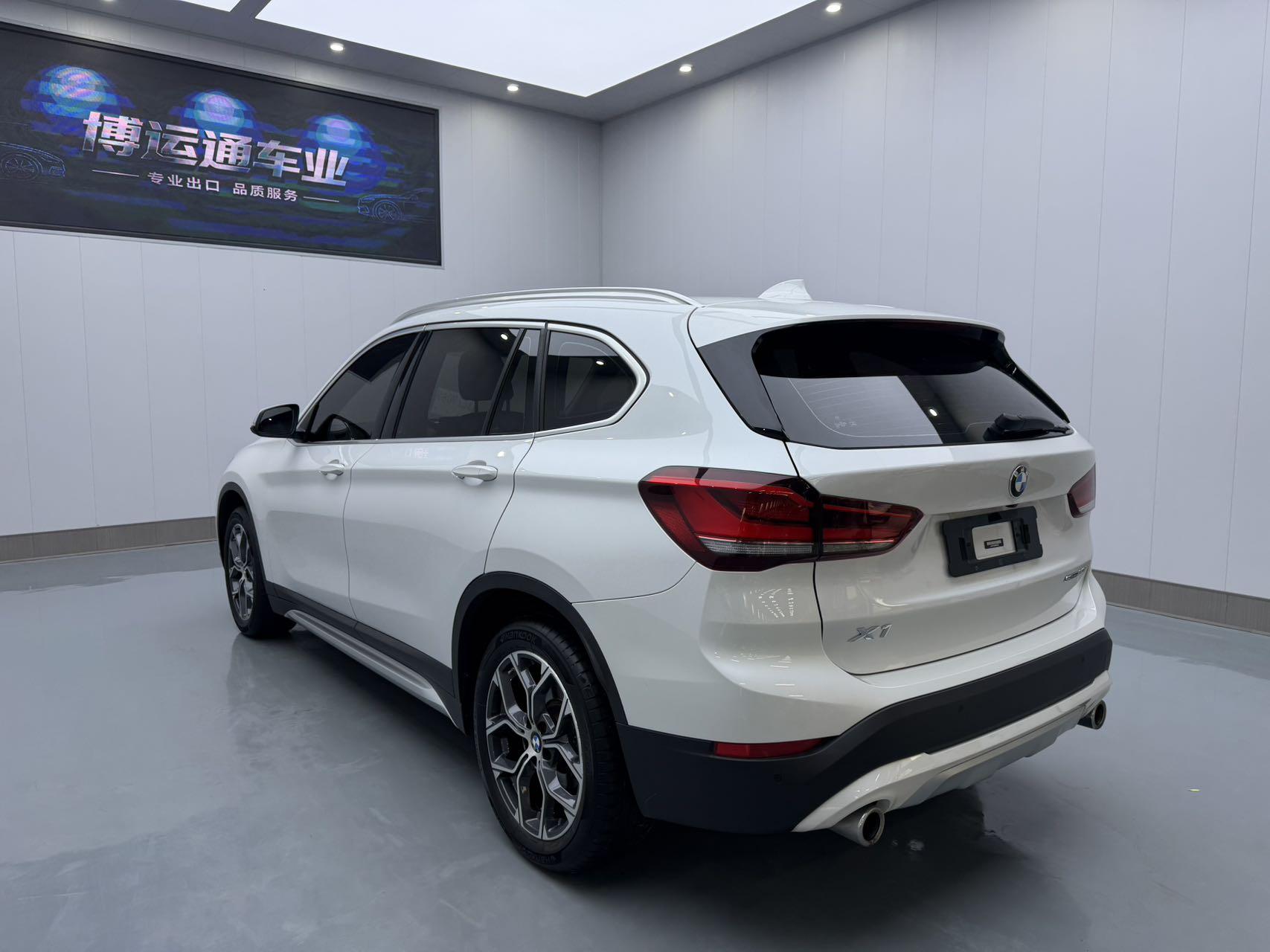 BMW X1 2022 thumb 2