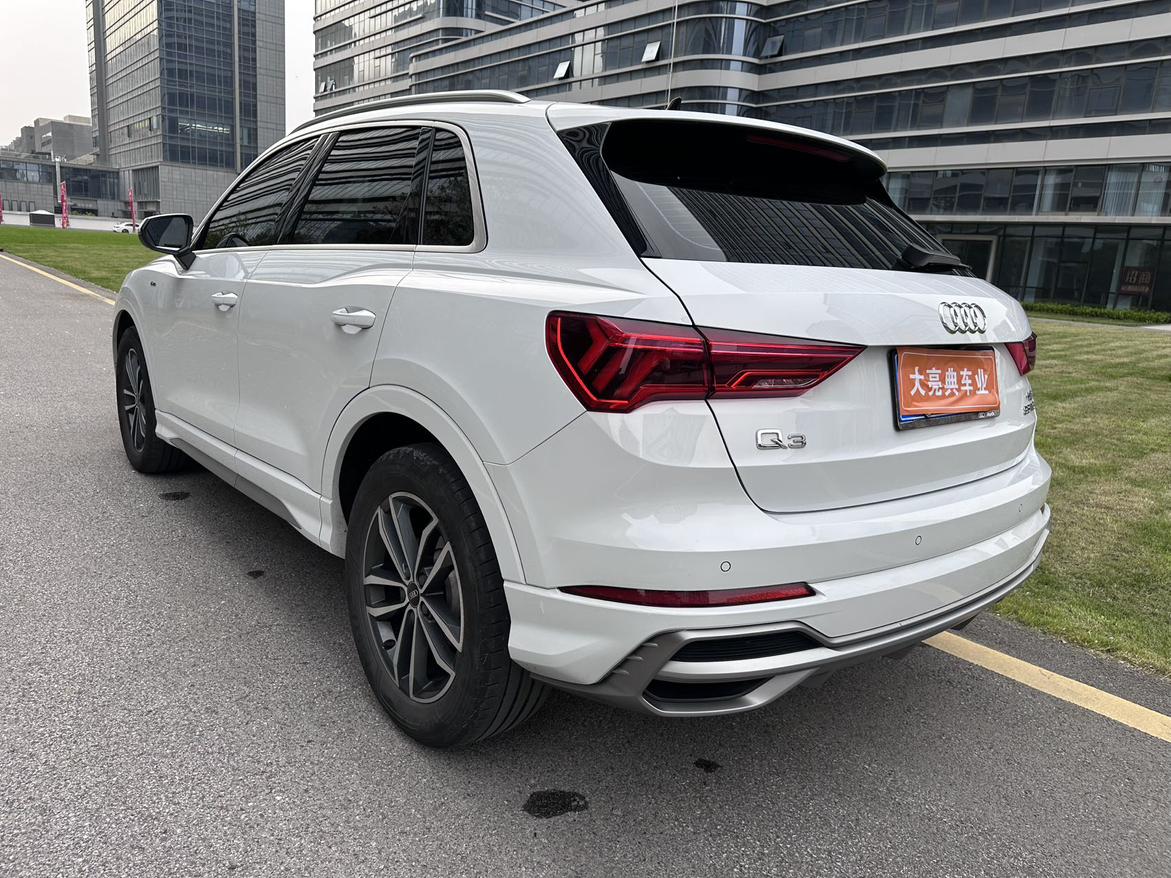 Audi Q3 2022 thumb 3