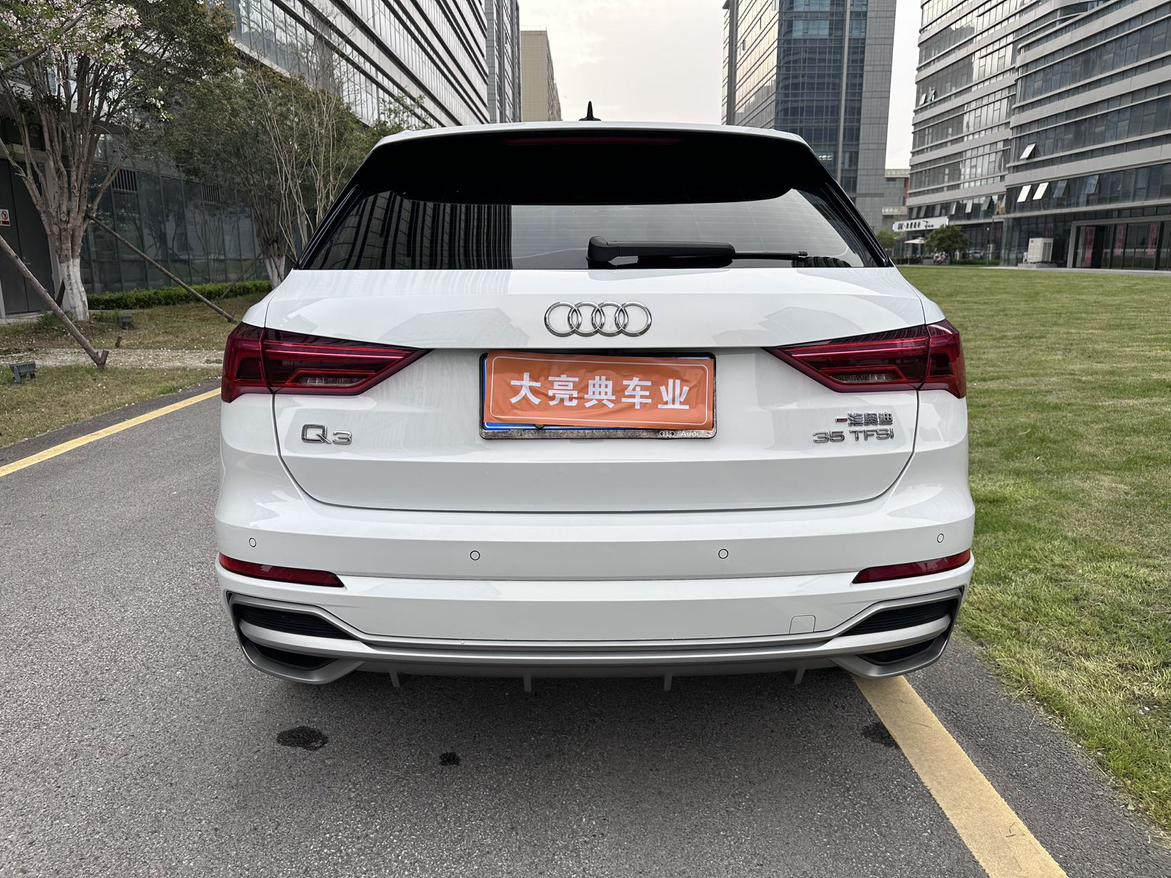 Audi Q3 2022 thumb 4