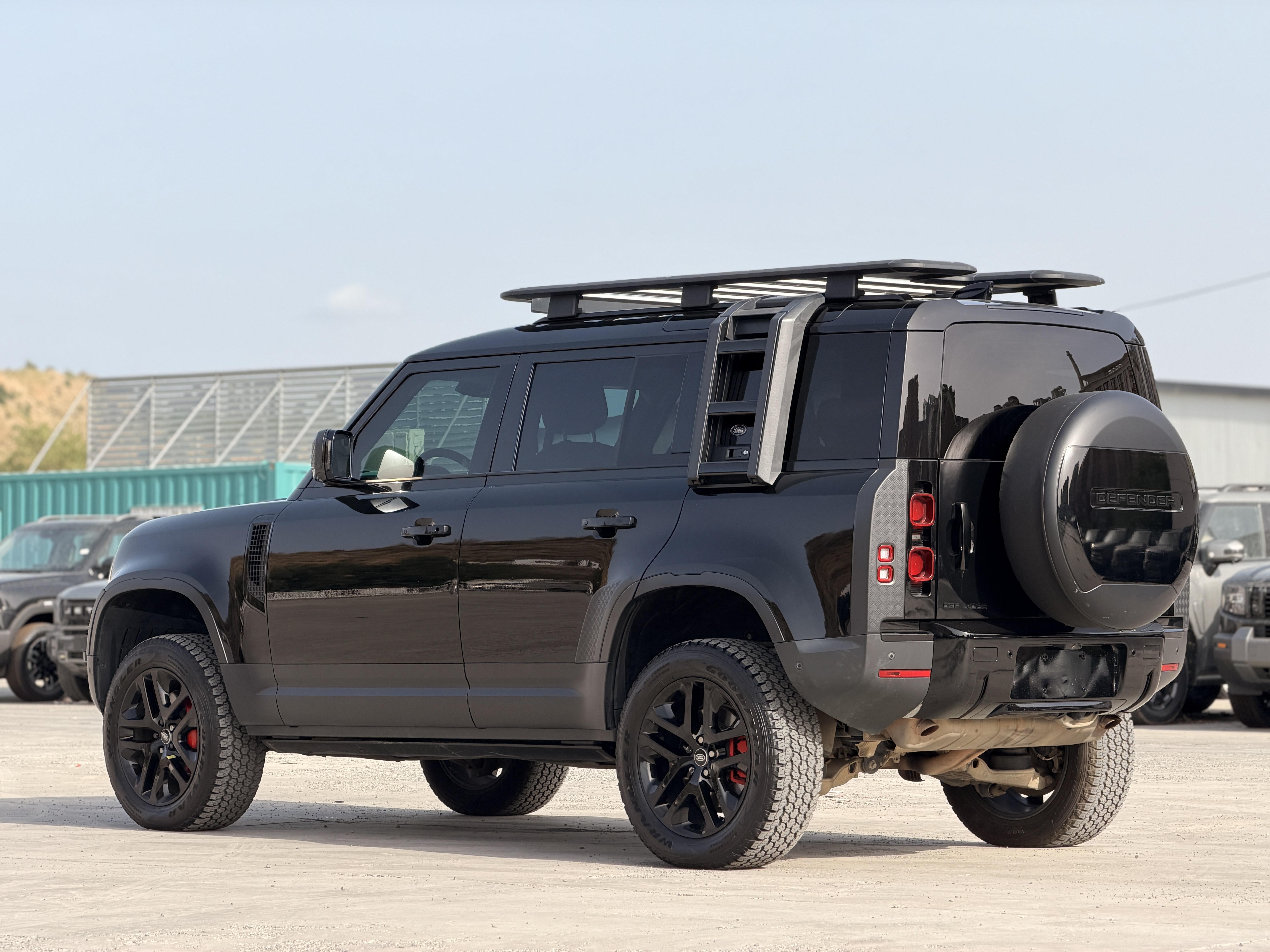 Land Rover Defender 2020 thumb 2
