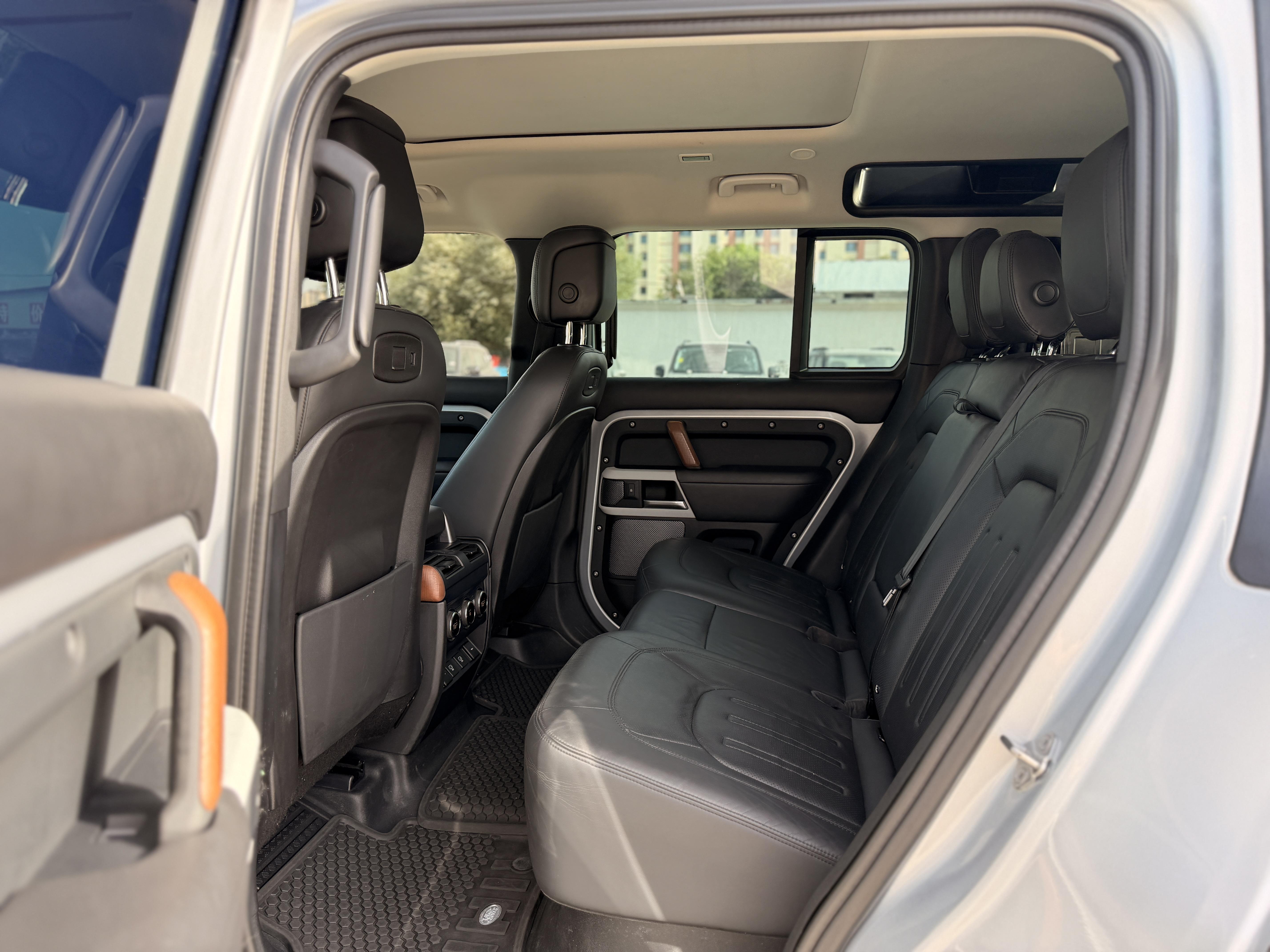 Land Rover Defender 2020 thumb 7