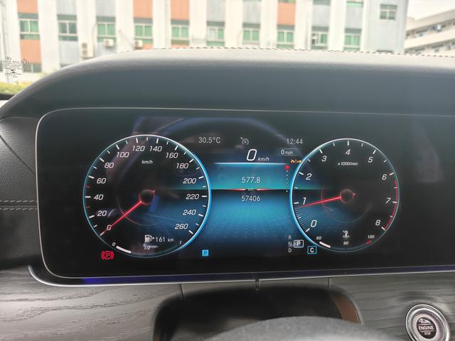 Mercedes-Benz E-Класс 2023 thumb 11