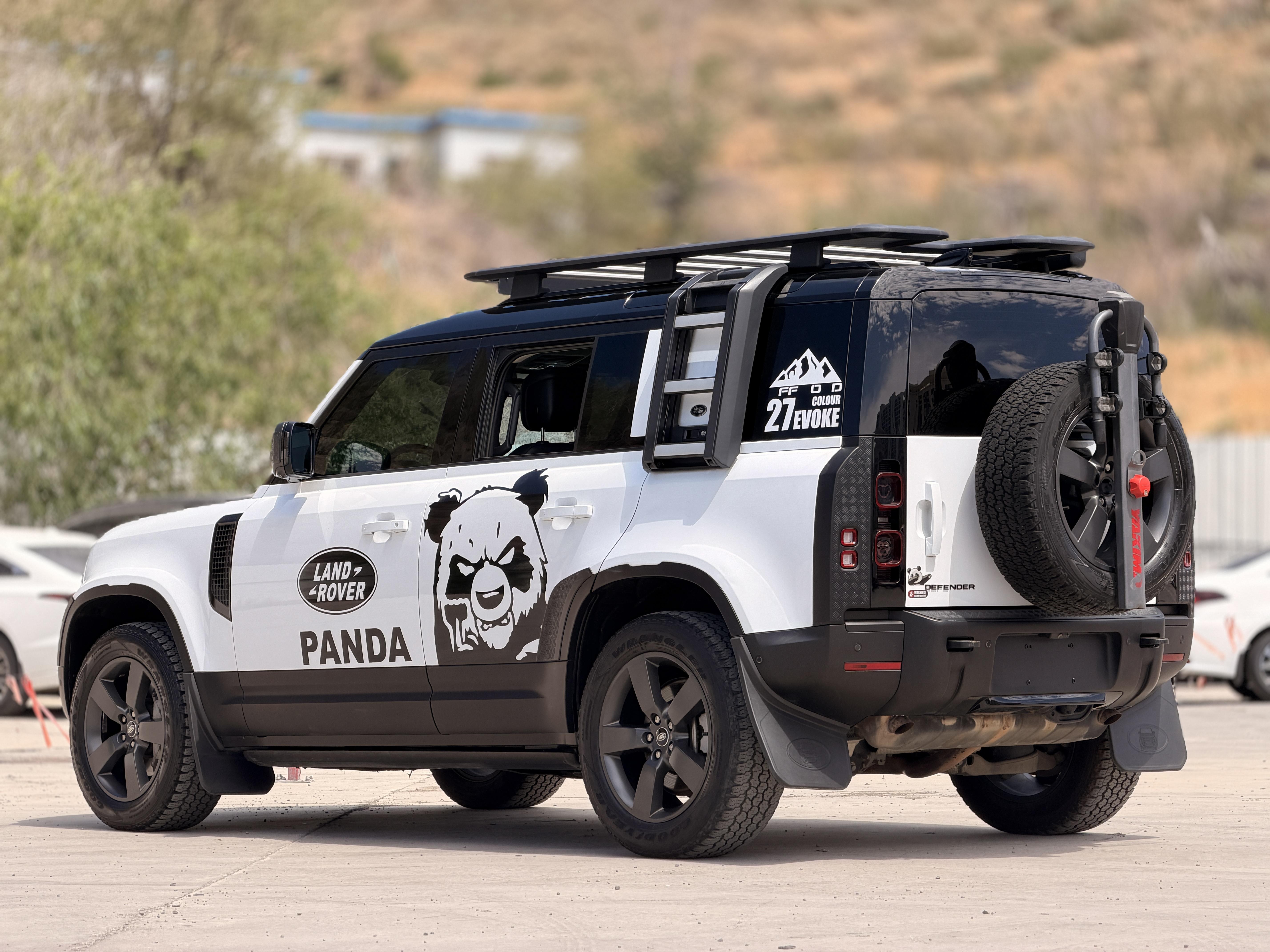 Land Rover Defender 2022 thumb 2