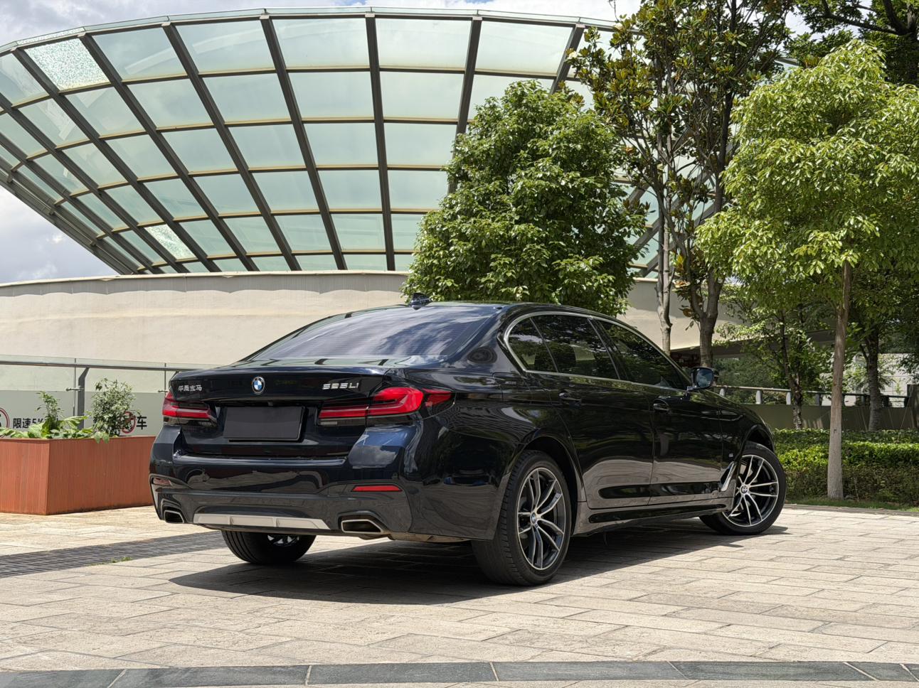 BMW 5 серии 2022 thumb 4