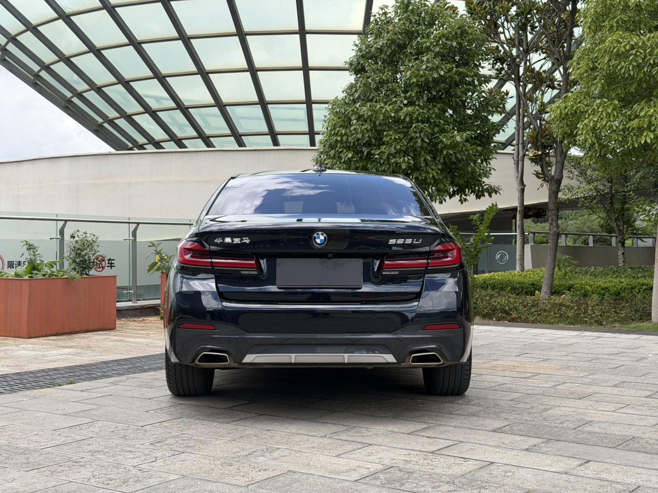 BMW 5 серии 2022 thumb 12