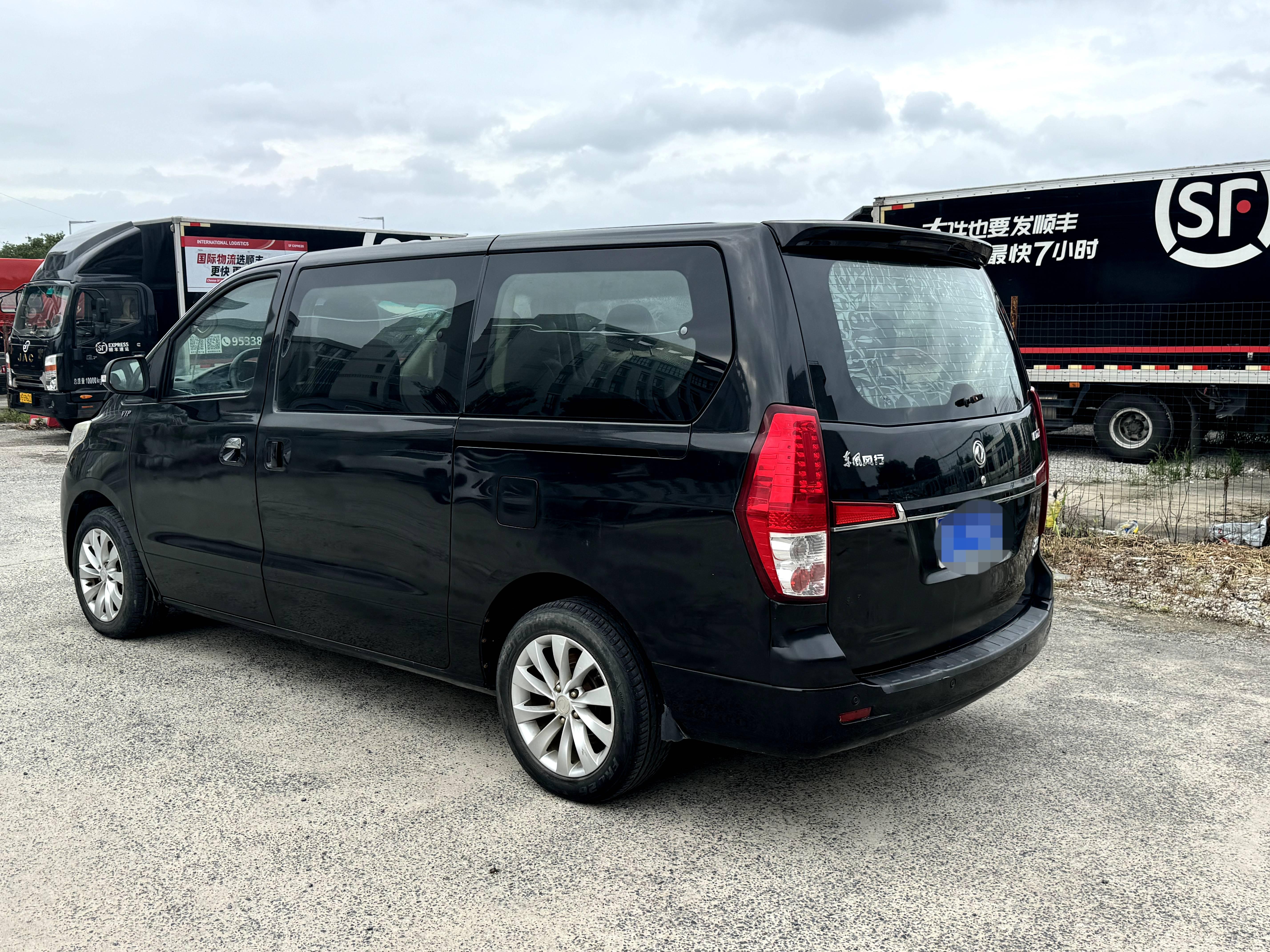 Dongfeng Fengxing M7 2016 thumb 3