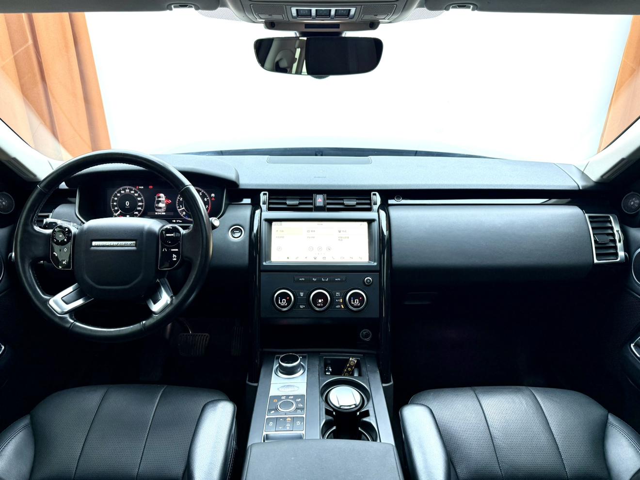 Land Rover Discovery 2020 thumb 5