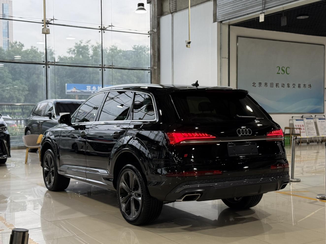 Audi Q7 2025 thumb 2
