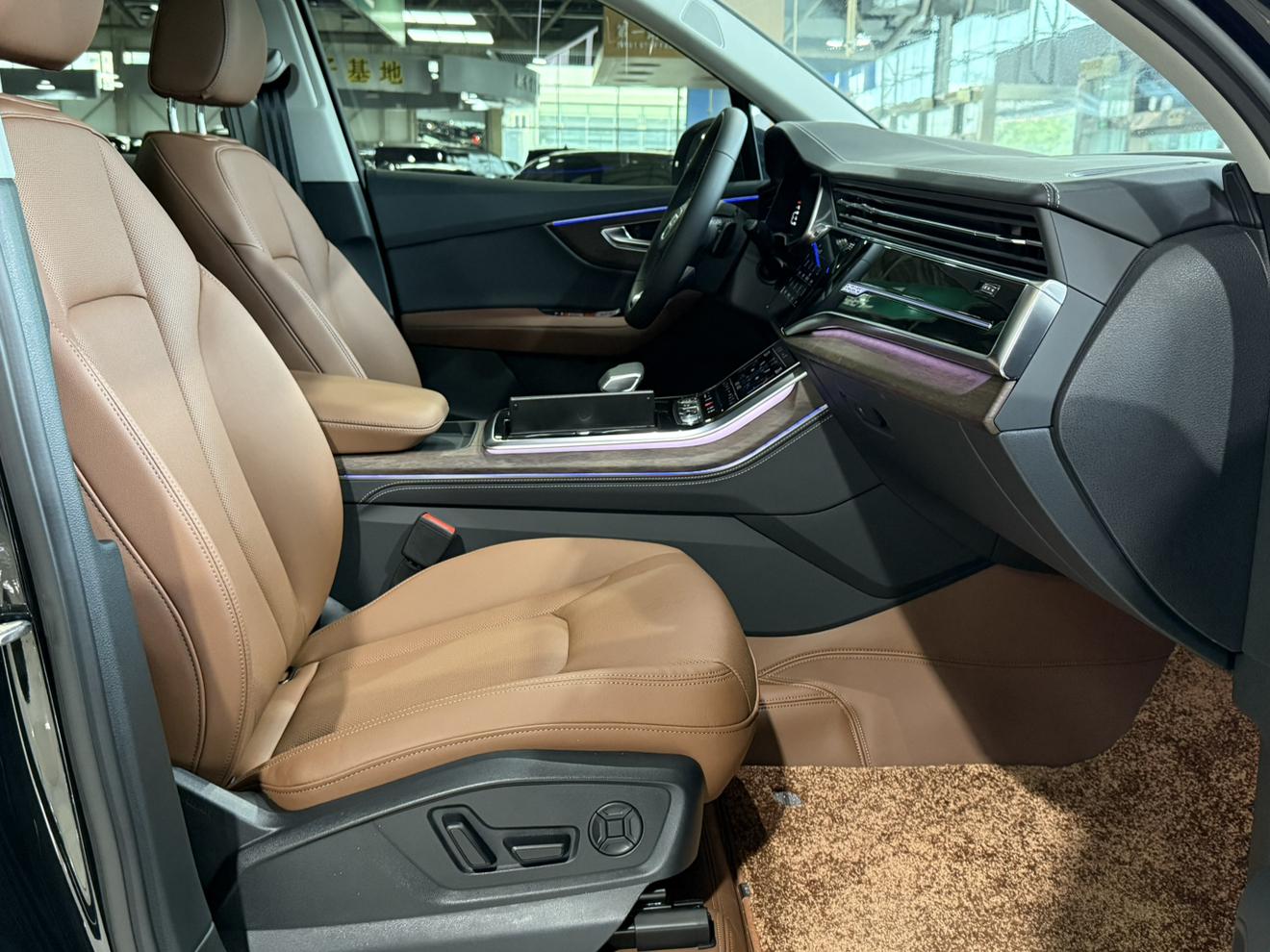 Audi Q7 2025 thumb 10