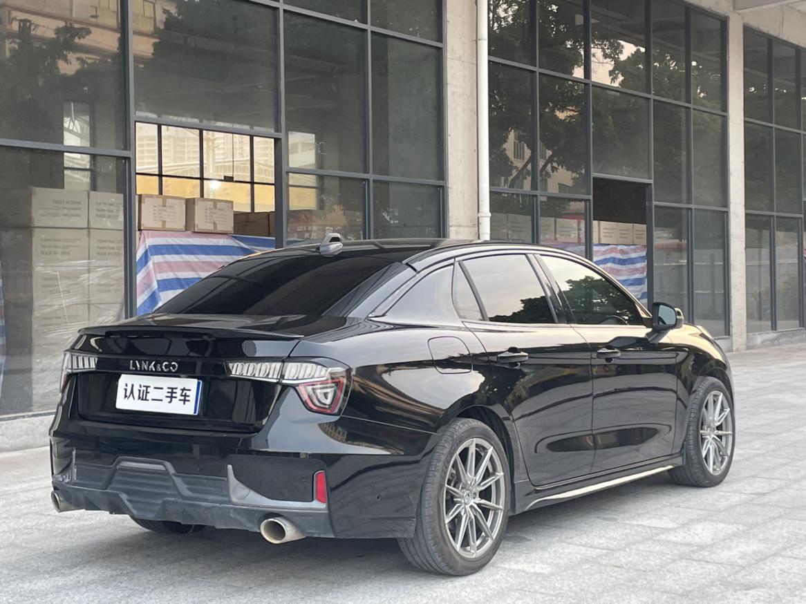 Lynk & Co 03 2019 thumb 5