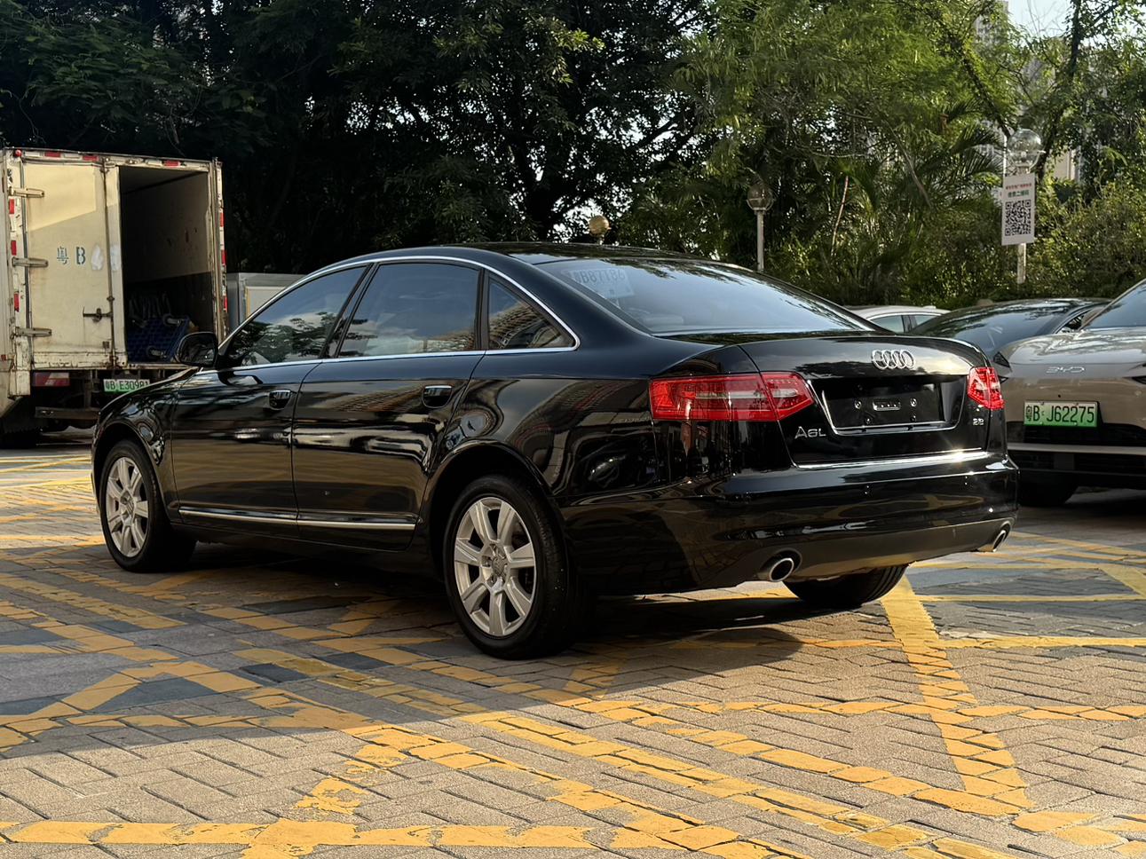Audi A6 2010 thumb 2