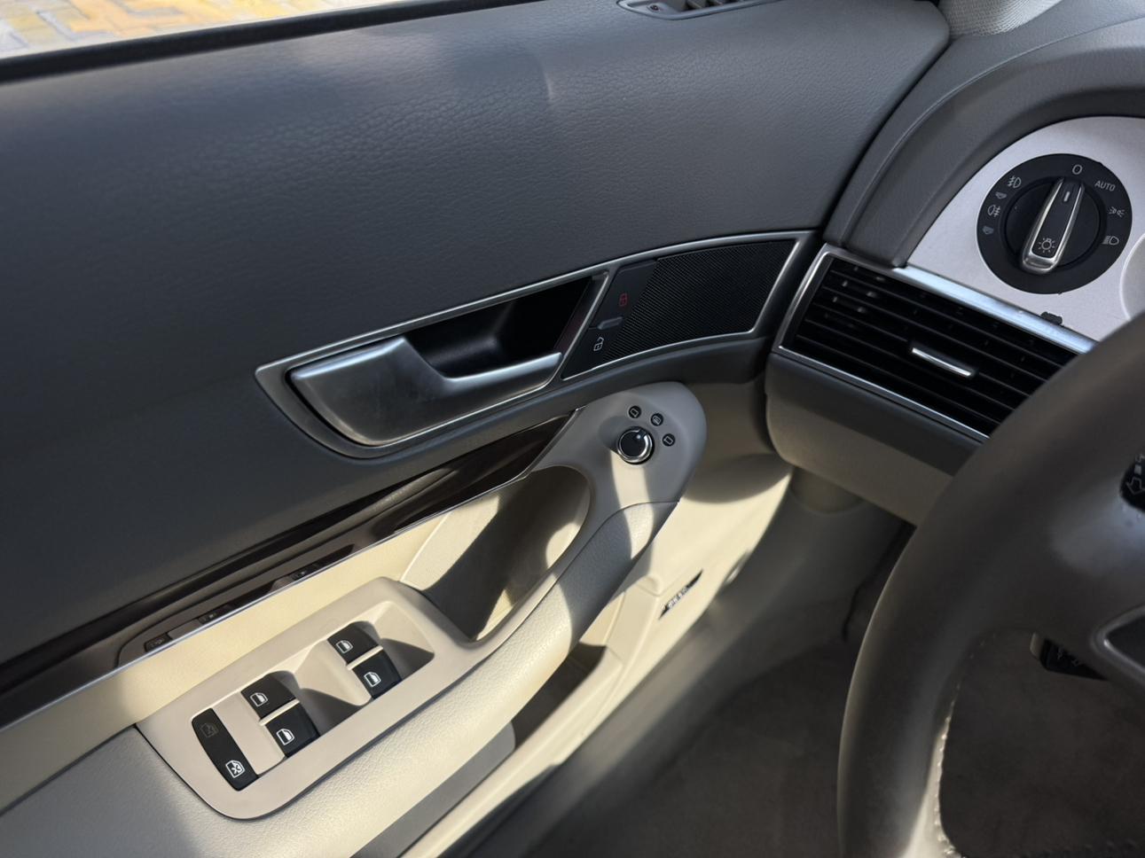 Audi A6 2010 thumb 9