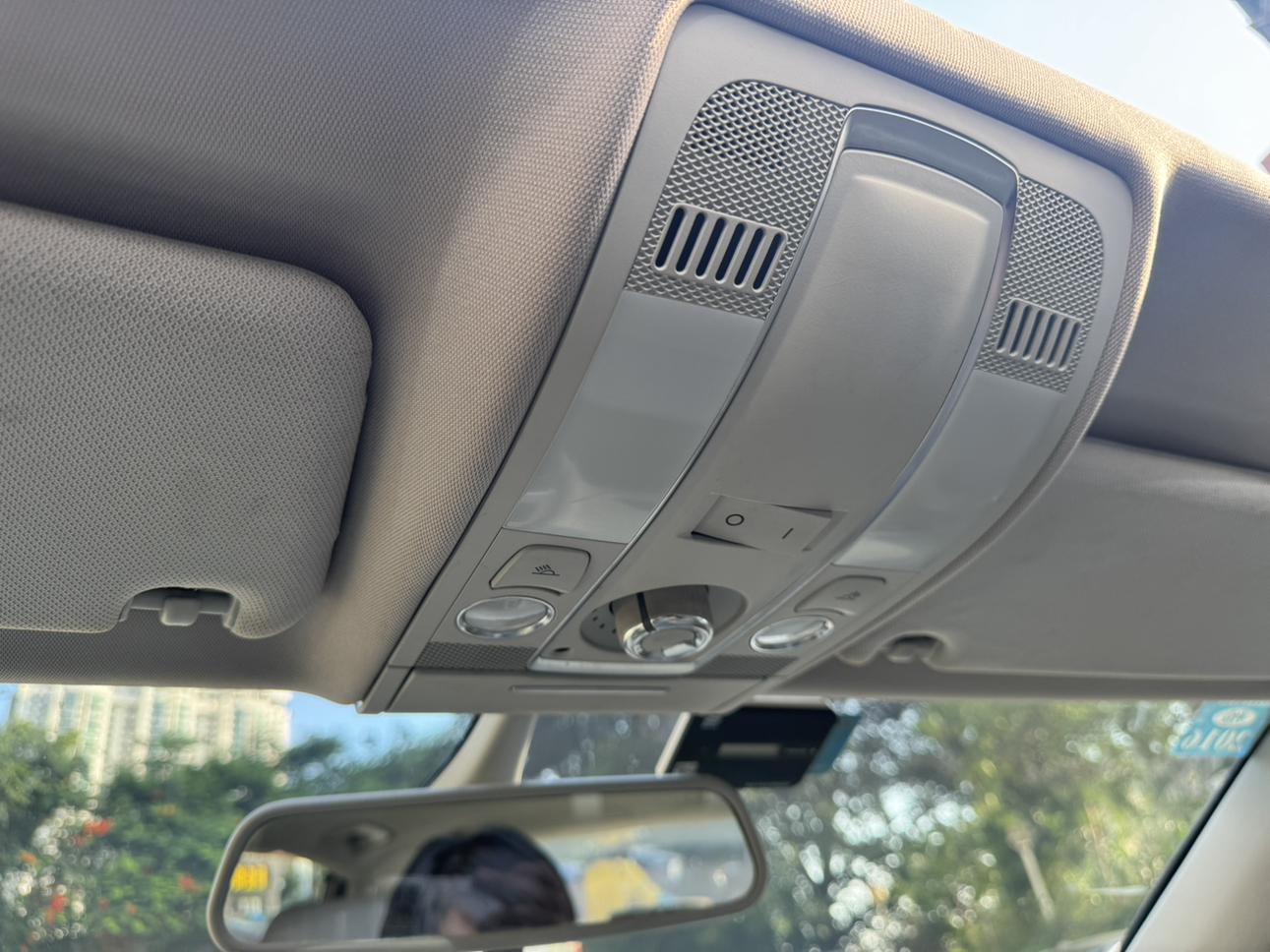 Audi A6 2010 thumb 12