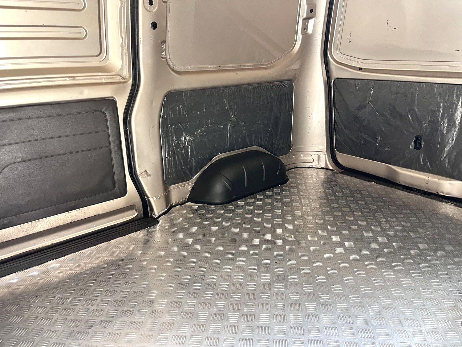 Wuling Rong Guang 2022 thumb 5
