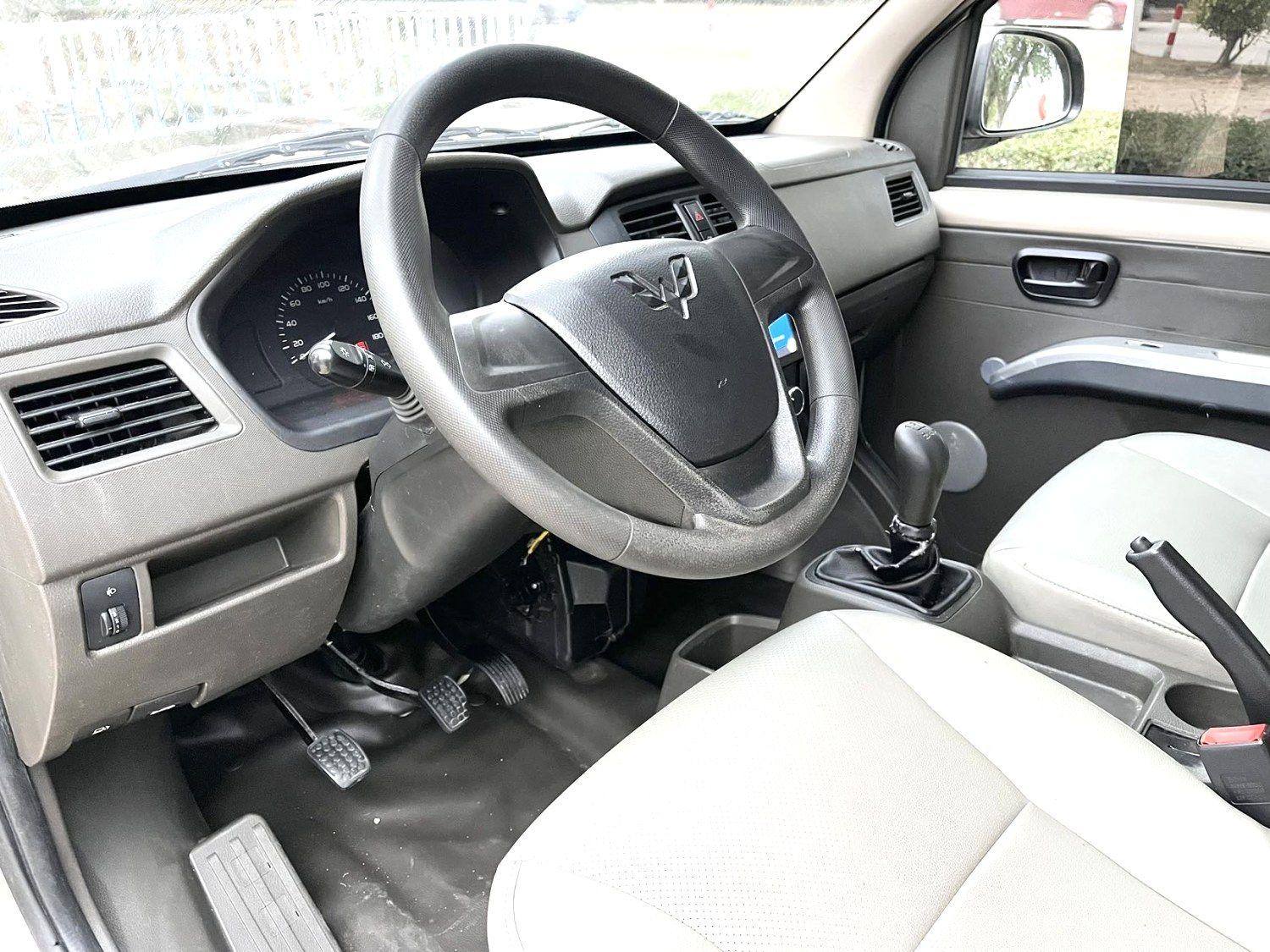 Wuling Rong Guang 2022 thumb 7