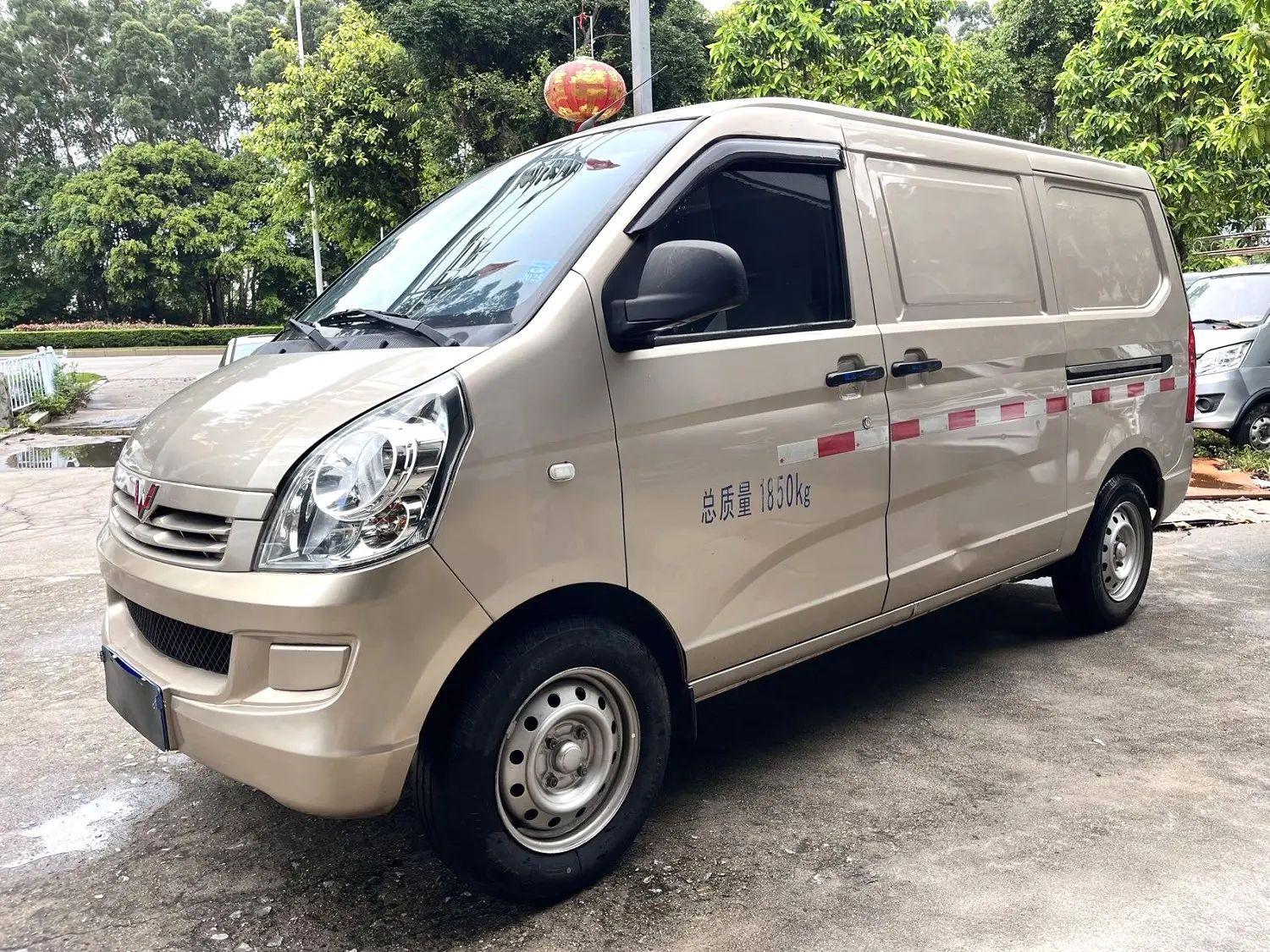 Wuling Rong Guang 2022 thumb 8