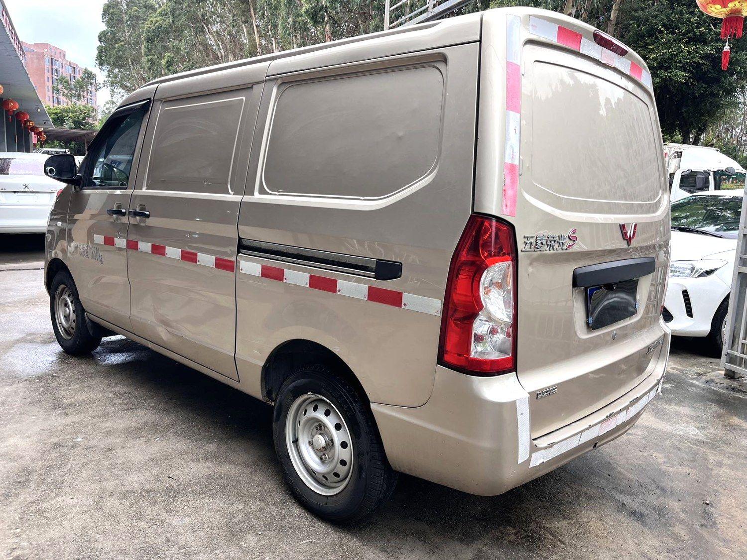 Wuling Rong Guang 2022 thumb 11