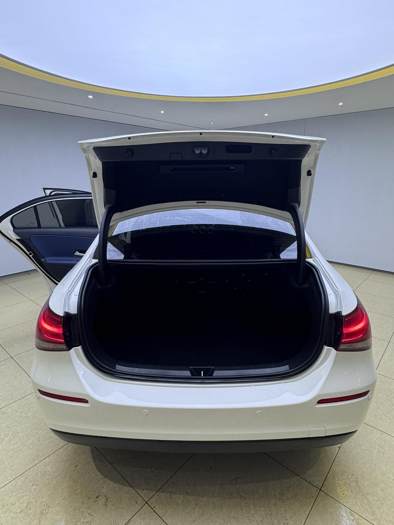 Mercedes-Benz A-Класс 2022 thumb 7