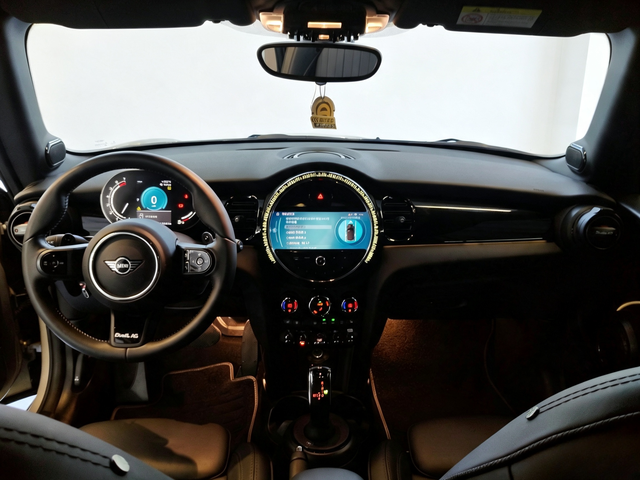 Mini Hatch 2023 thumb 12
