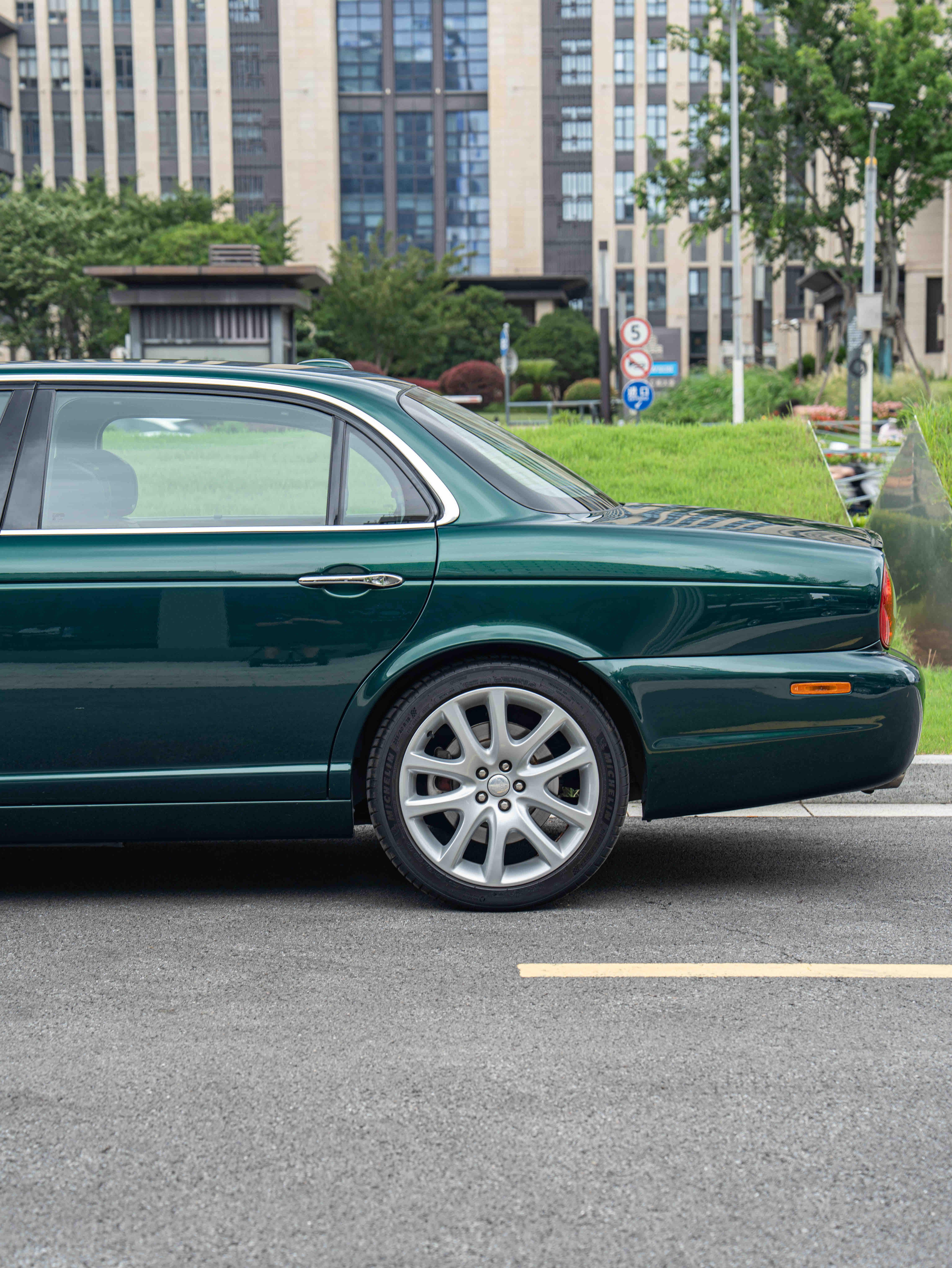 Jaguar XJ 2007 thumb 4