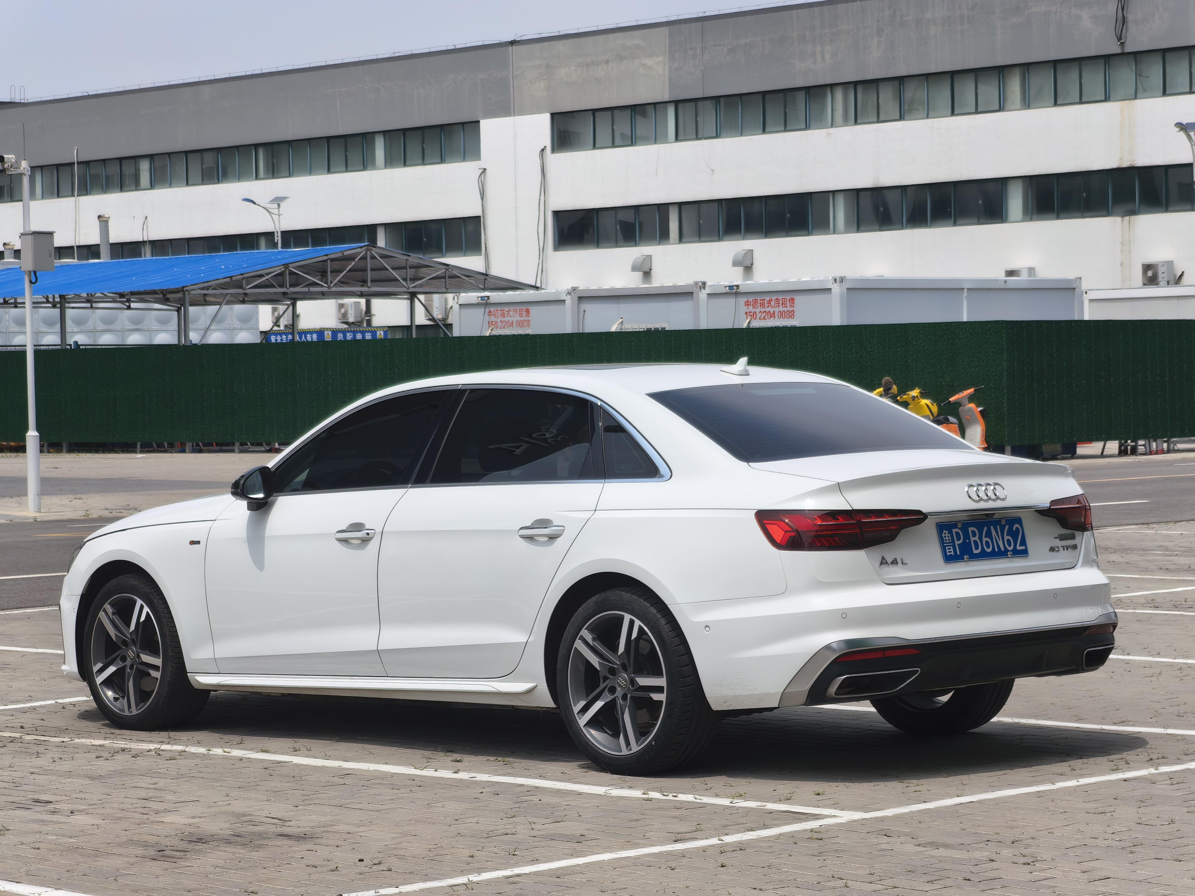 Audi A4 2020 thumb 2