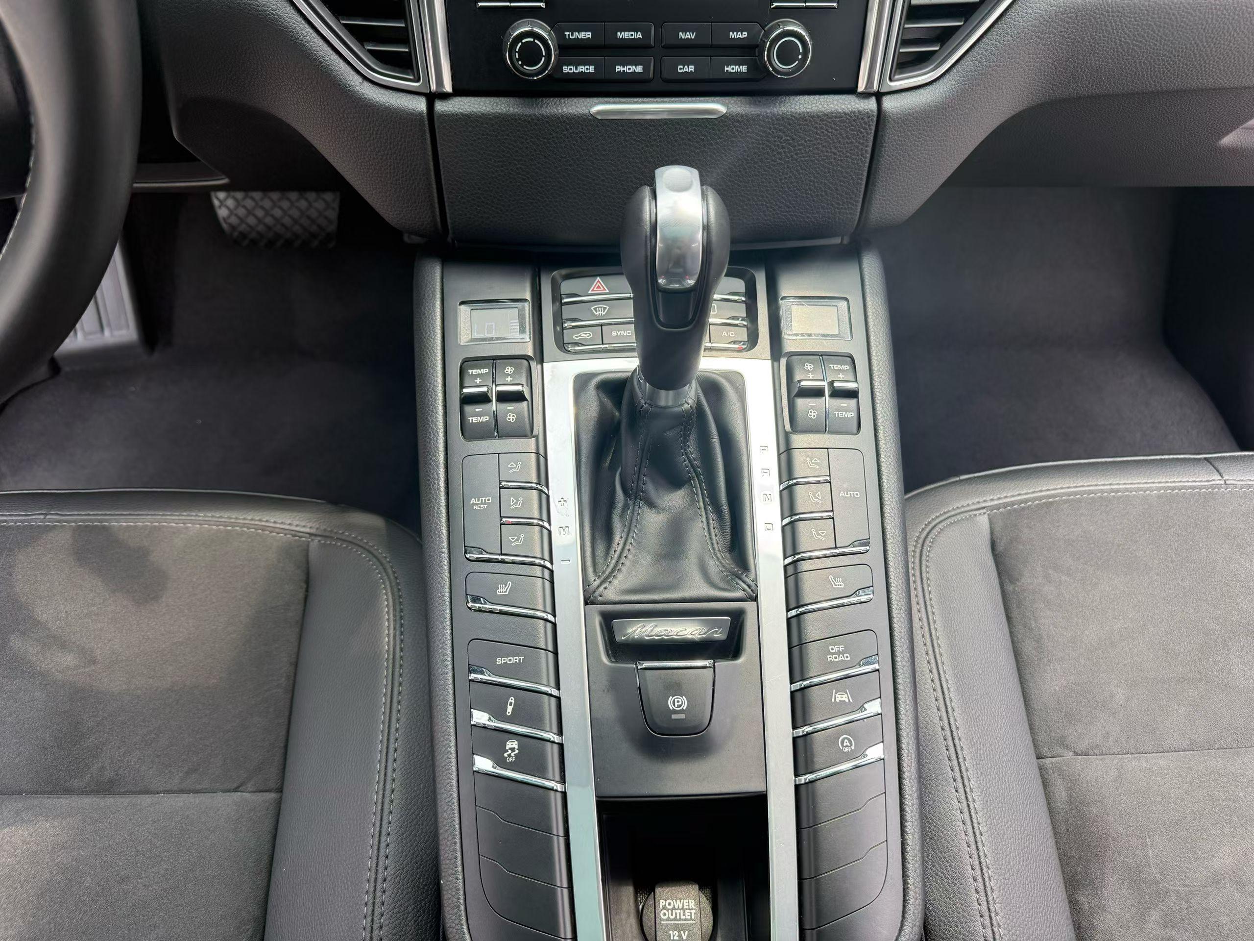 Porsche Macan 2017 thumb 5