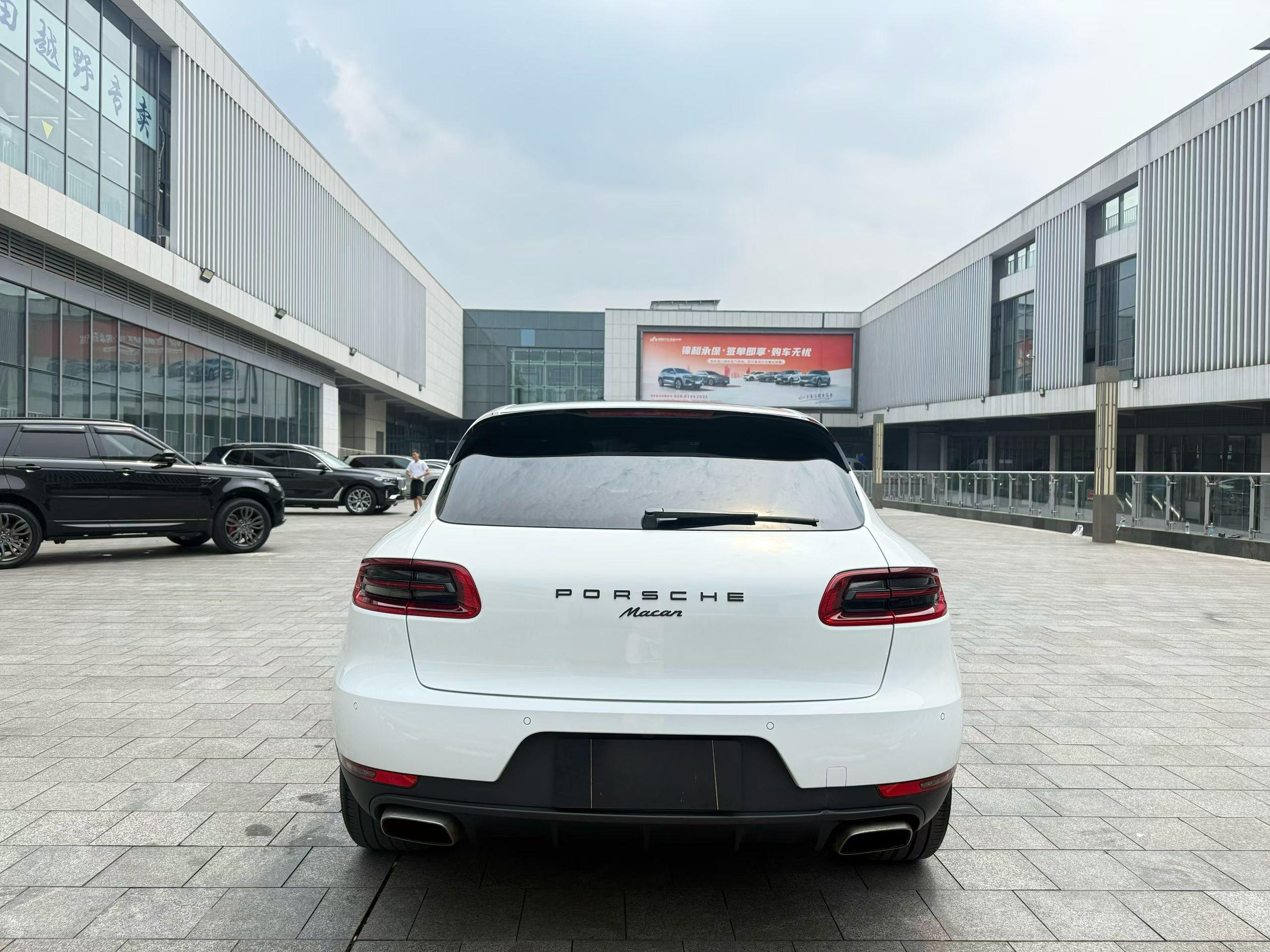 Porsche Macan 2017 thumb 12