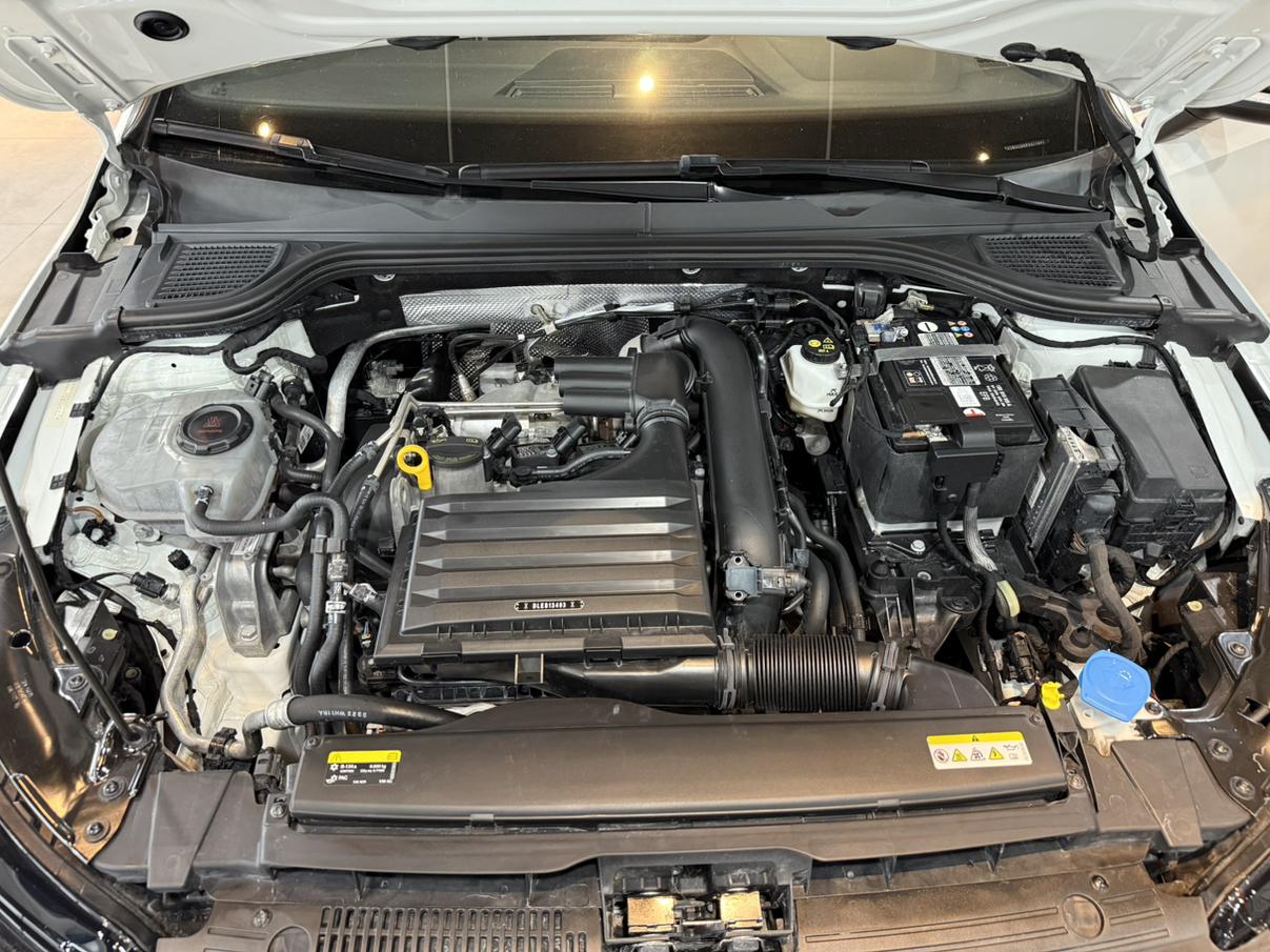 Volkswagen Golf Sportsvan 2023 thumb 5