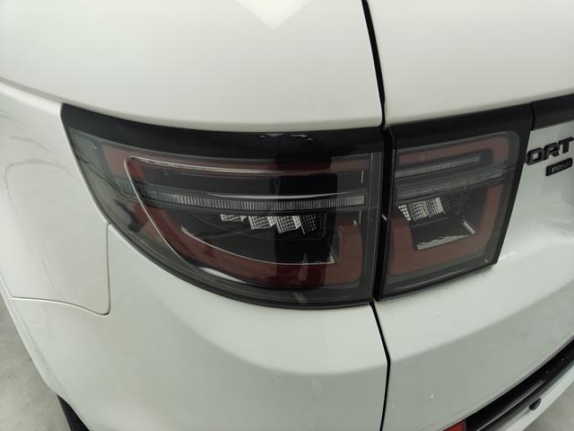 Land Rover Discovery Sport 2022 thumb 11