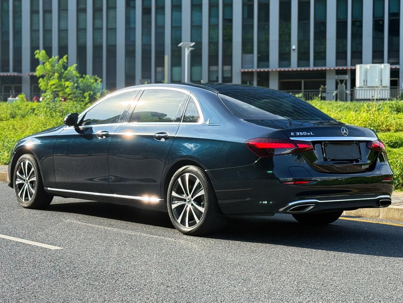 Mercedes-Benz E-Класс 2023 thumb 2