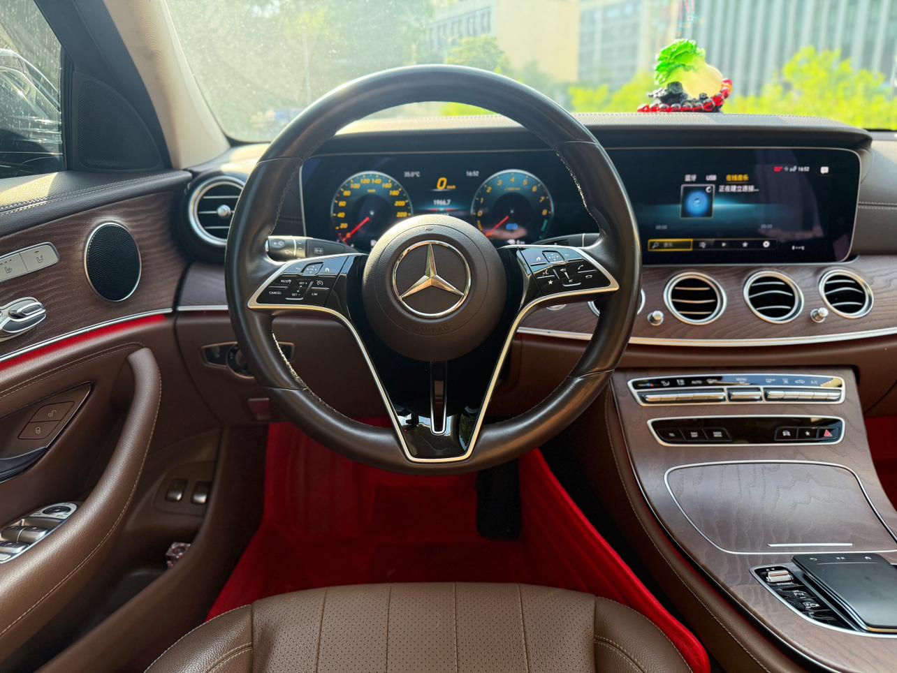 Mercedes-Benz E-Класс 2023 thumb 9
