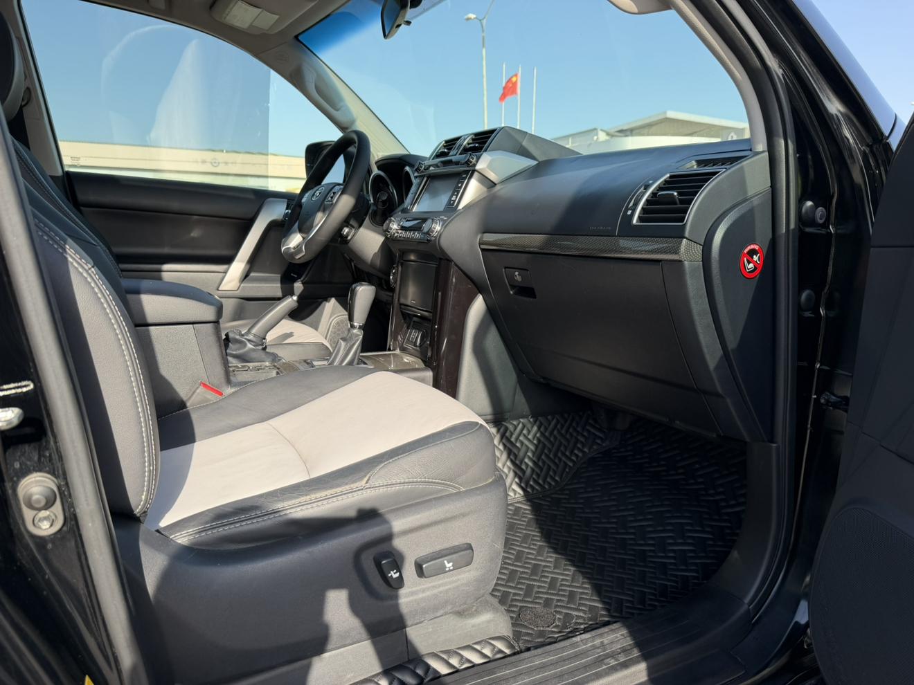 Toyota Land Cruiser Prado 2014 thumb 10