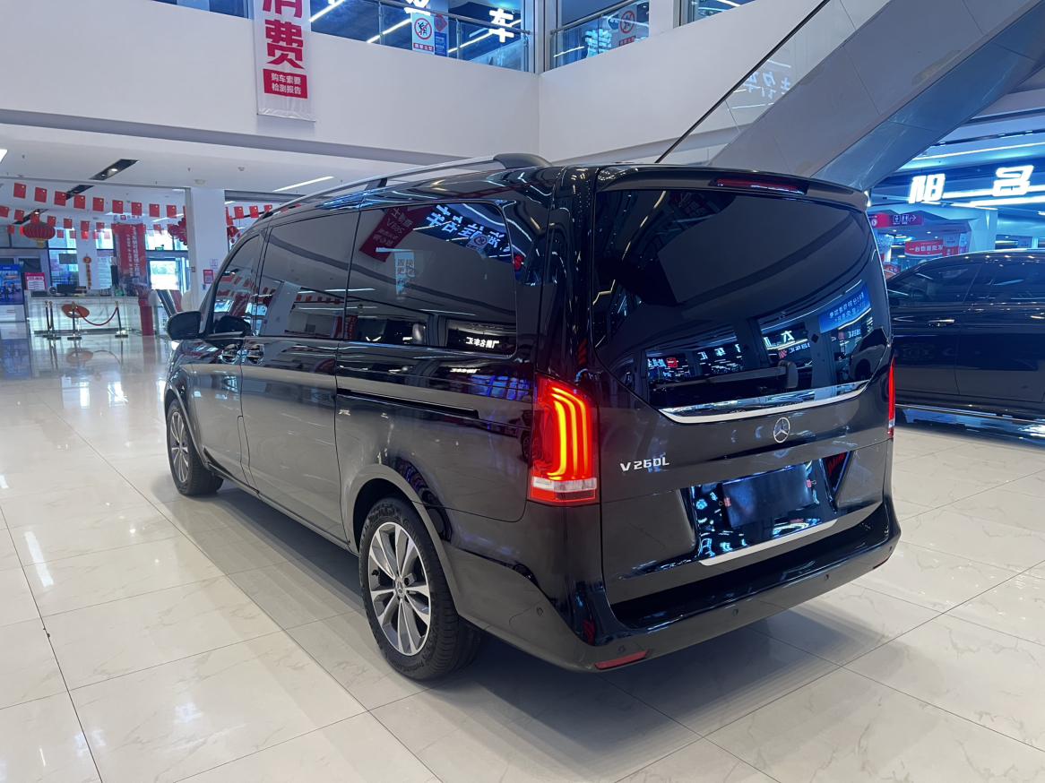 Mercedes-Benz V-Класс 2022 thumb 2