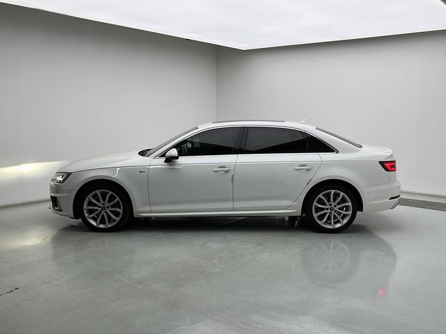 Audi A4 2019 thumb 2