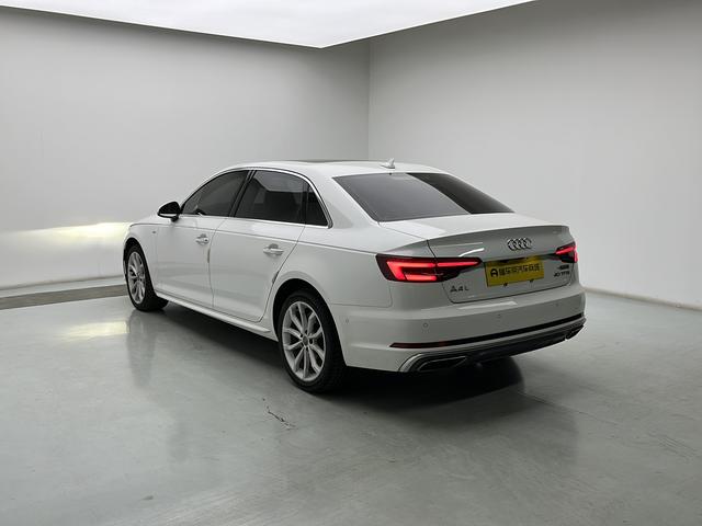 Audi A4 2019 thumb 3