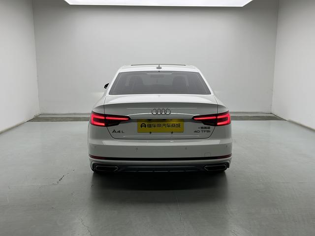 Audi A4 2019 thumb 4