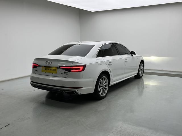 Audi A4 2019 thumb 5
