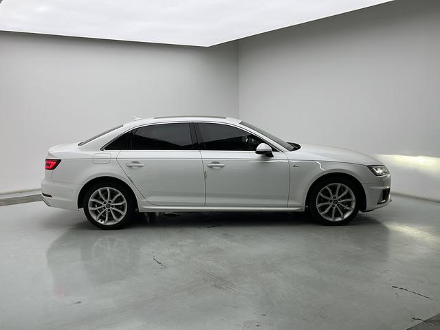 Audi A4 2019 thumb 6