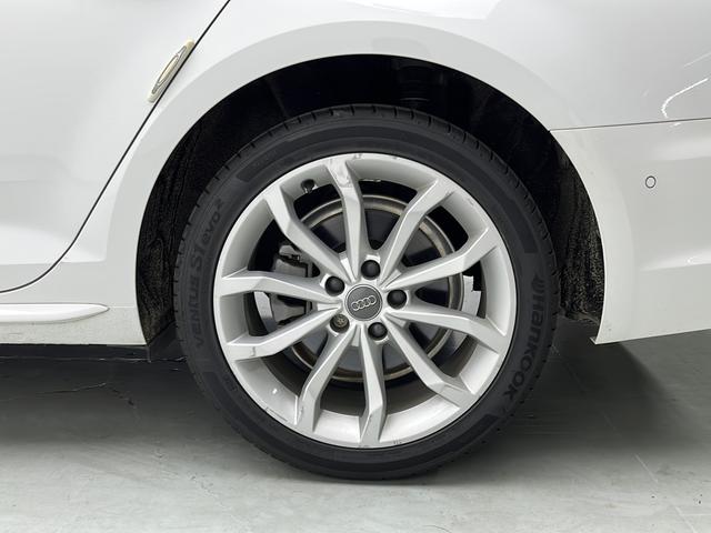 Audi A4 2019 thumb 7