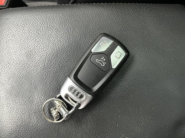 Audi A4 2019 thumb 9